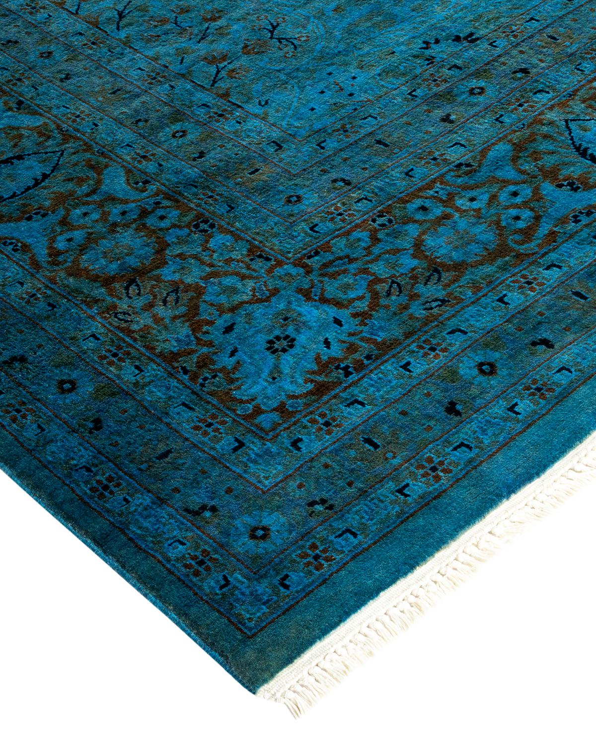 I tappeti Vibrance rappresentano il classico con un tocco di classe: motivi tradizionali sovratinti con colori brillanti. Ogni tappeto annodato a mano viene lavato con una tintura botanica naturale al 100% che rivela le sfumature nascoste nei