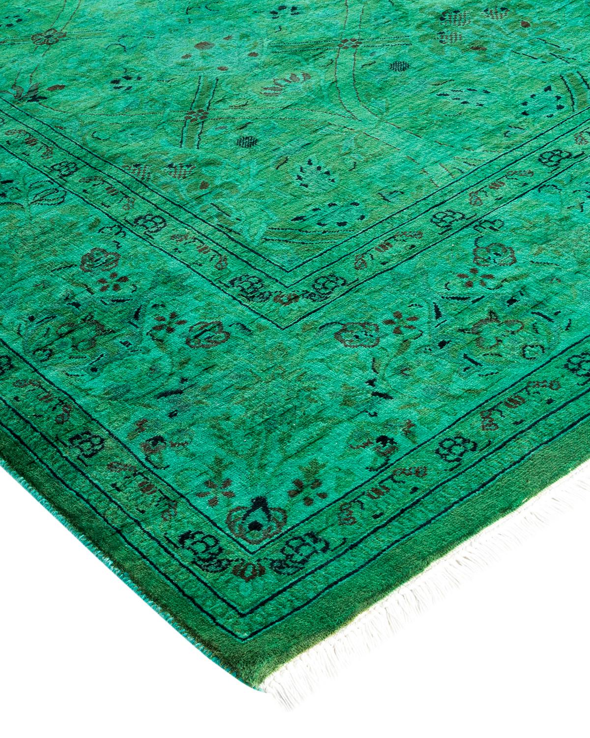 I tappeti Vibrance rappresentano il classico con un tocco di classe: motivi tradizionali sovratinti con colori brillanti. Ogni tappeto annodato a mano viene lavato con una tintura botanica naturale al 100% che rivela le sfumature nascoste nei