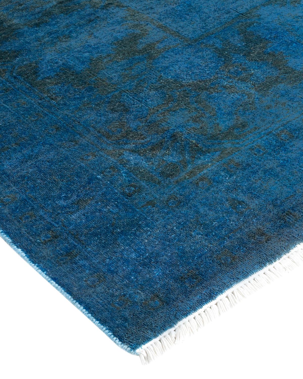 I tappeti Vibrance rappresentano il classico con un tocco di classe: motivi tradizionali sovratinti con colori brillanti. Ogni tappeto annodato a mano viene lavato con una tintura botanica naturale al 100% che rivela le sfumature nascoste nei