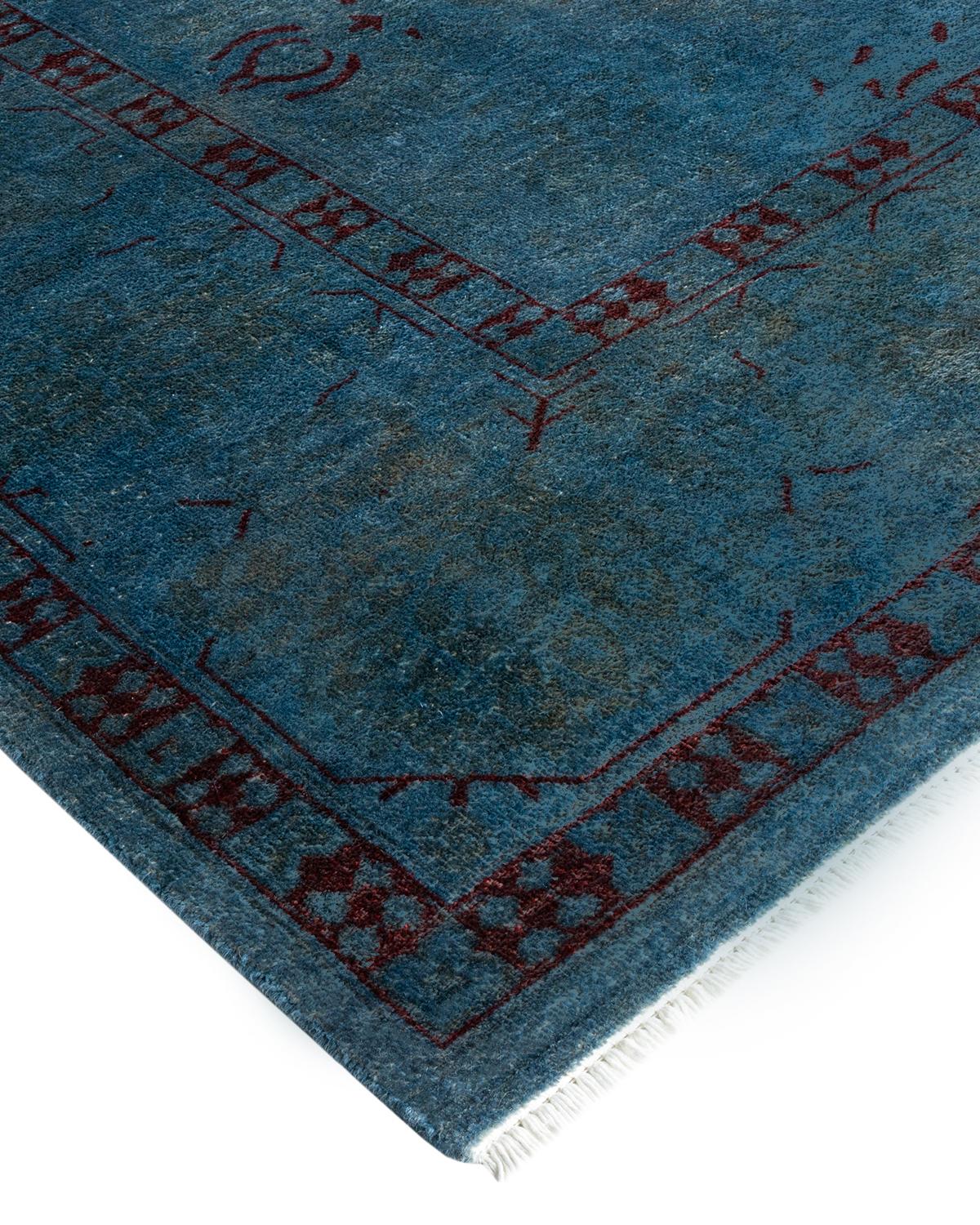 I tappeti Vibrance rappresentano il classico con un tocco di classe: motivi tradizionali sovratinti con colori brillanti. Ogni tappeto annodato a mano viene lavato con una tintura botanica naturale al 100% che rivela le sfumature nascoste nei