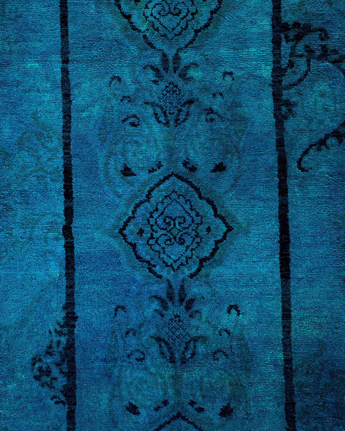 Pakistano Tappeto Overdyed in lana annodata a mano di colore blu chiaro in vendita