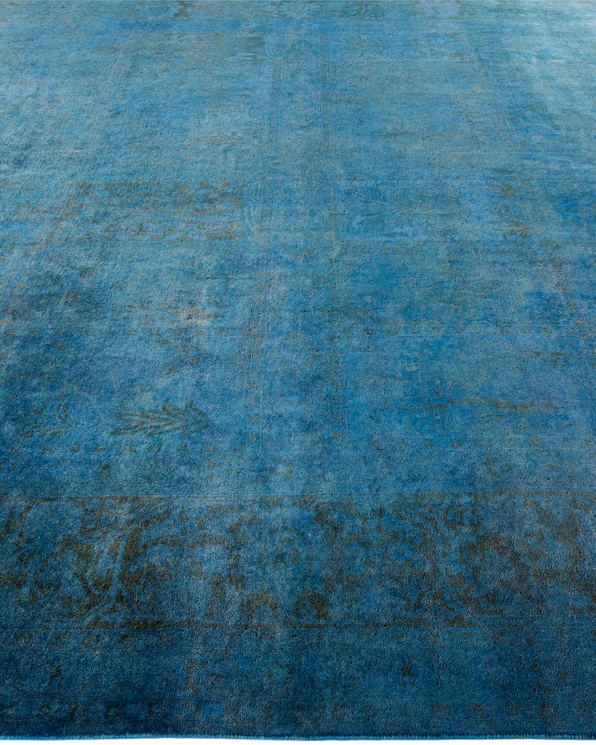 Tappeto Overdyed in lana annodata a mano di colore blu chiaro In condizioni Nuovo in vendita a Norwalk, CT