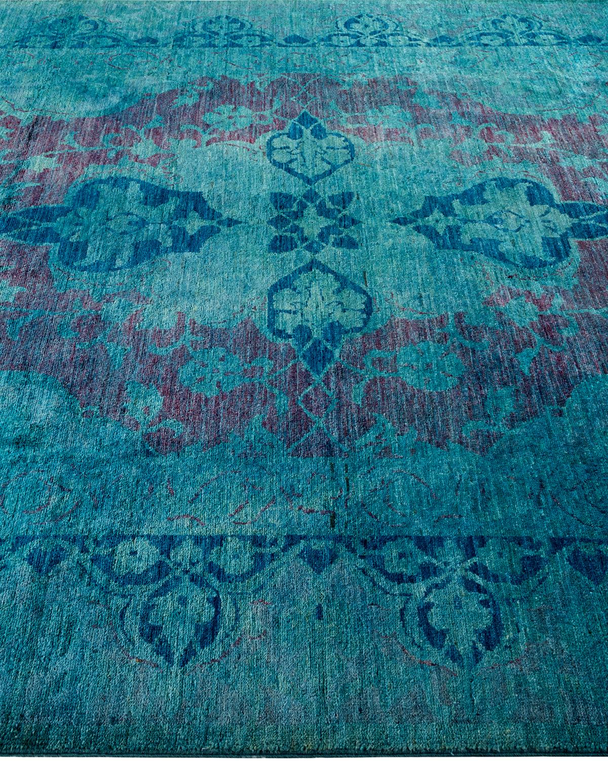 Tappeto Overdyed in lana annodata a mano di colore blu chiaro In condizioni Nuovo in vendita a Norwalk, CT