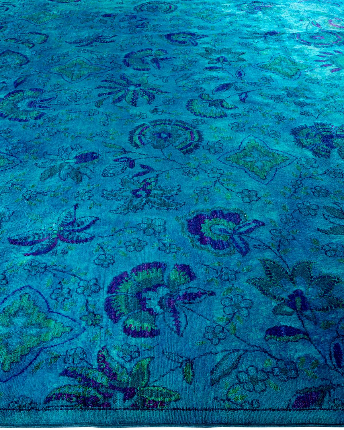 Tappeto Overdyed in lana annodata a mano di colore blu chiaro In condizioni Nuovo in vendita a Norwalk, CT
