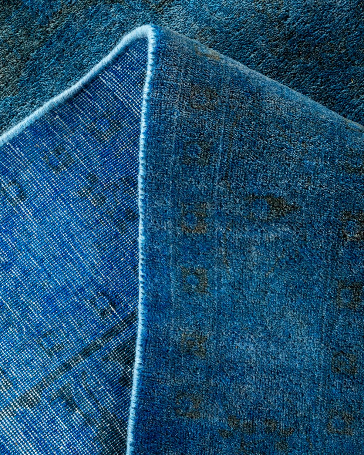 Lana Tappeto Overdyed in lana annodata a mano di colore blu chiaro in vendita