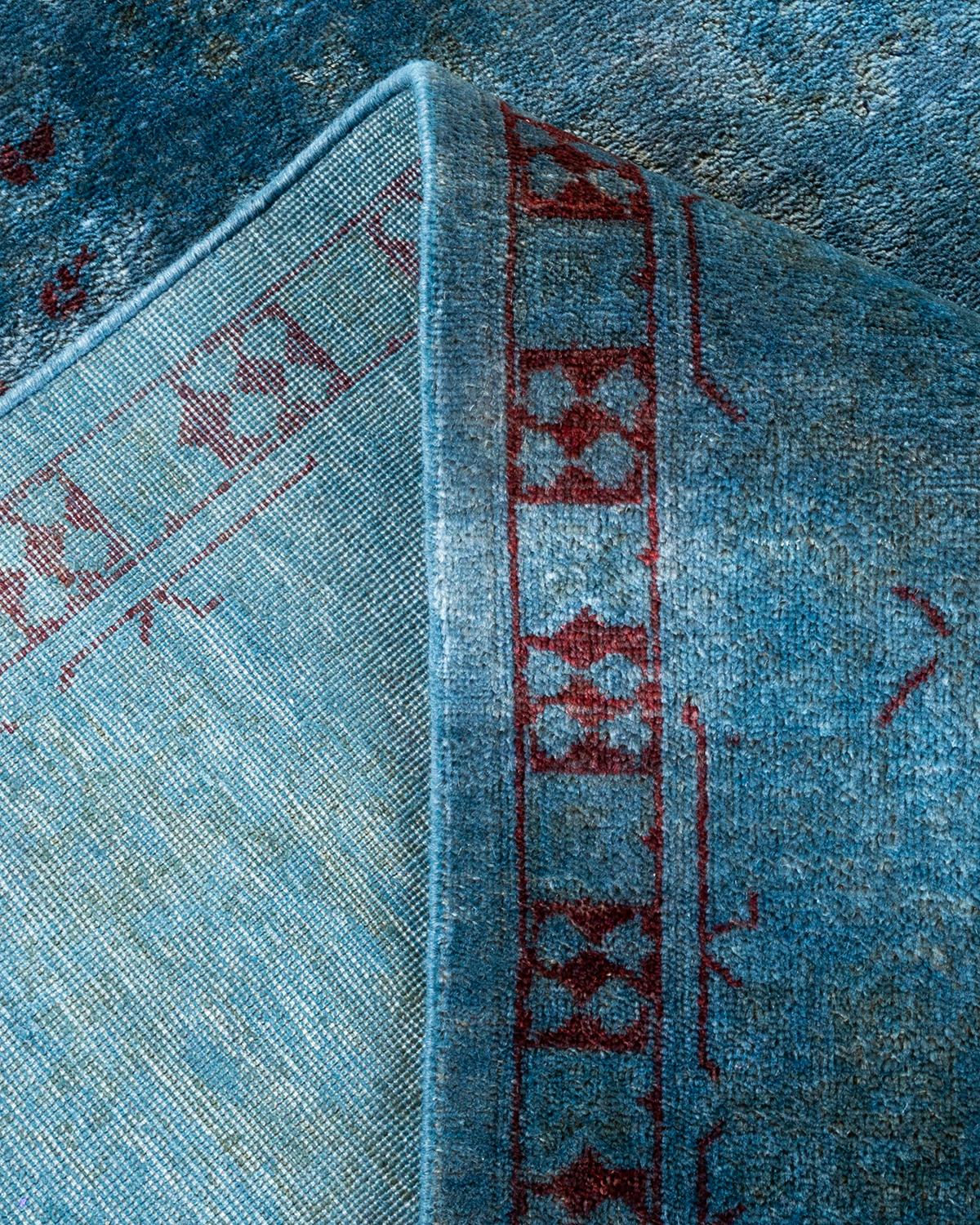 Lana Tappeto Overdyed in lana annodata a mano di colore blu chiaro in vendita