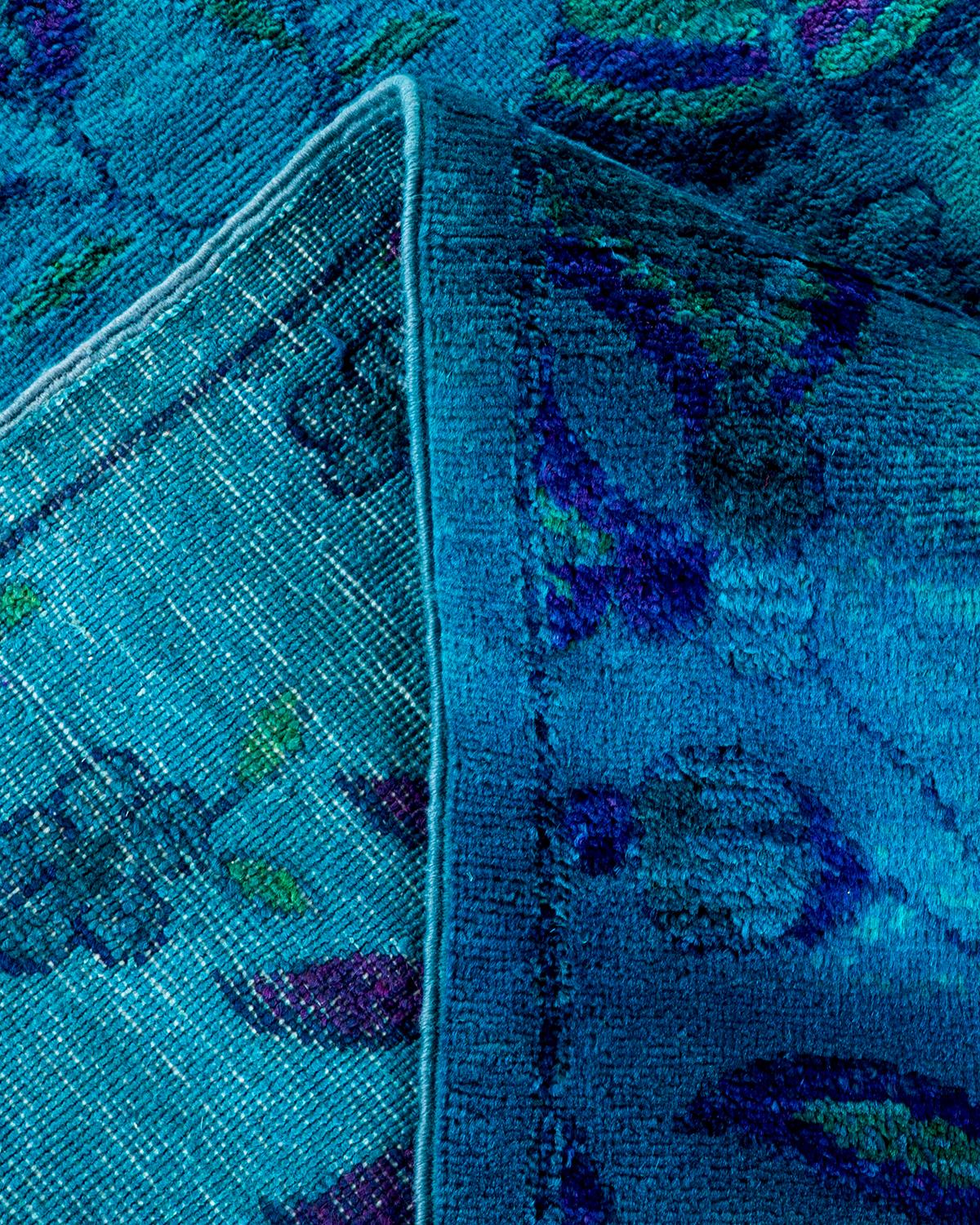 Lana Tappeto Overdyed in lana annodata a mano di colore blu chiaro in vendita