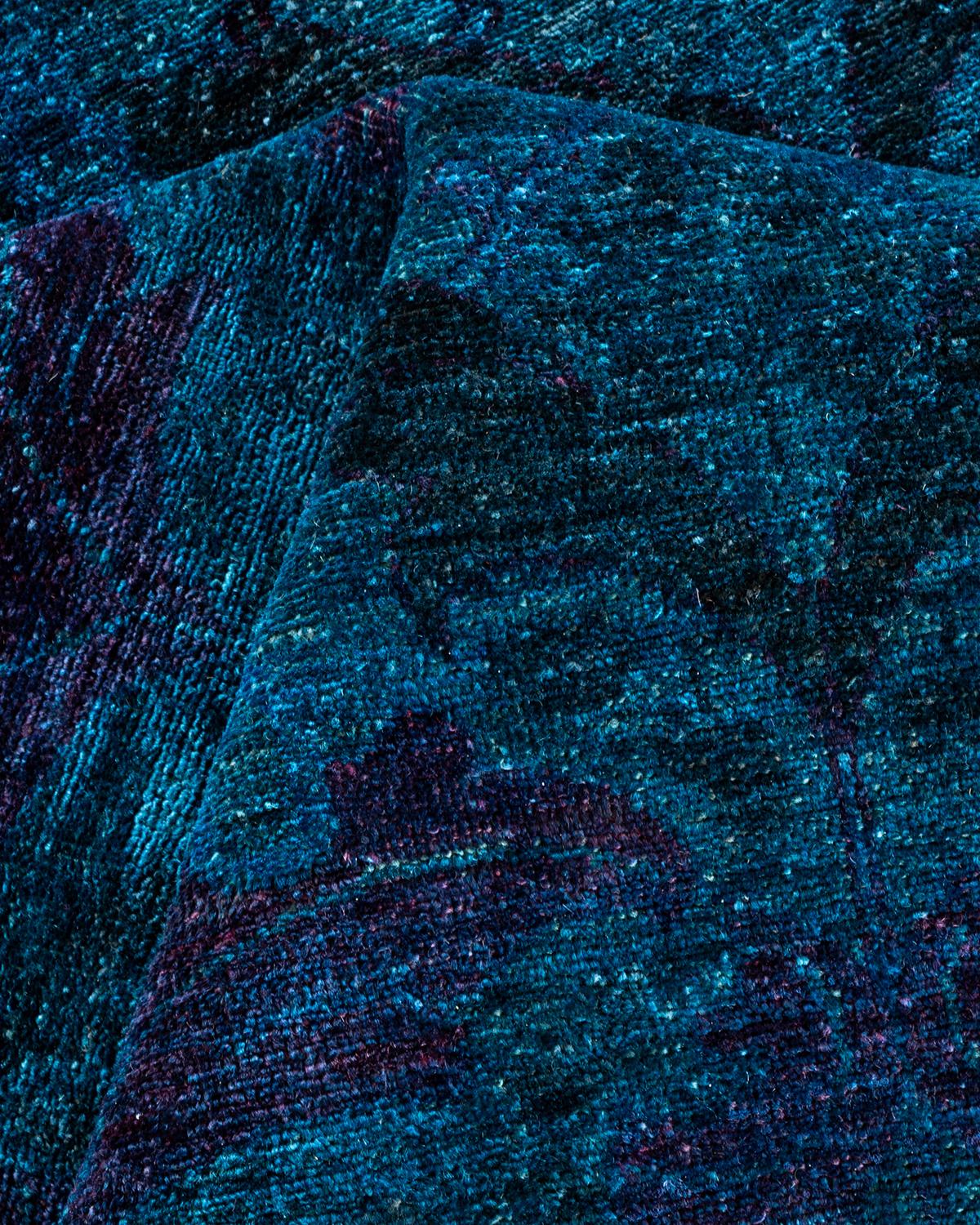 Tappeto Overdyed in lana annodata a mano di colore blu chiaro in vendita 1