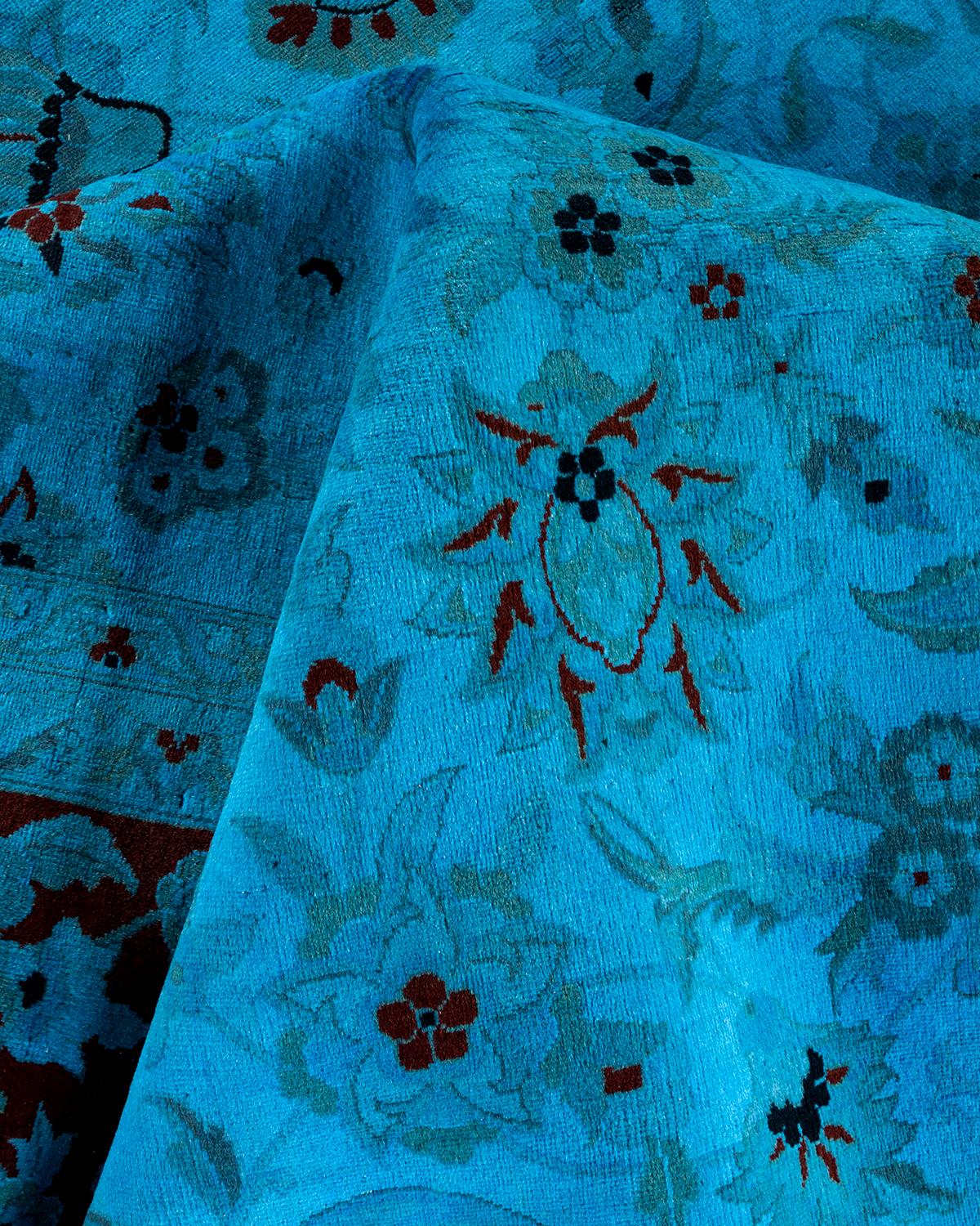Tappeto Overdyed in lana annodata a mano di colore blu chiaro in vendita 1