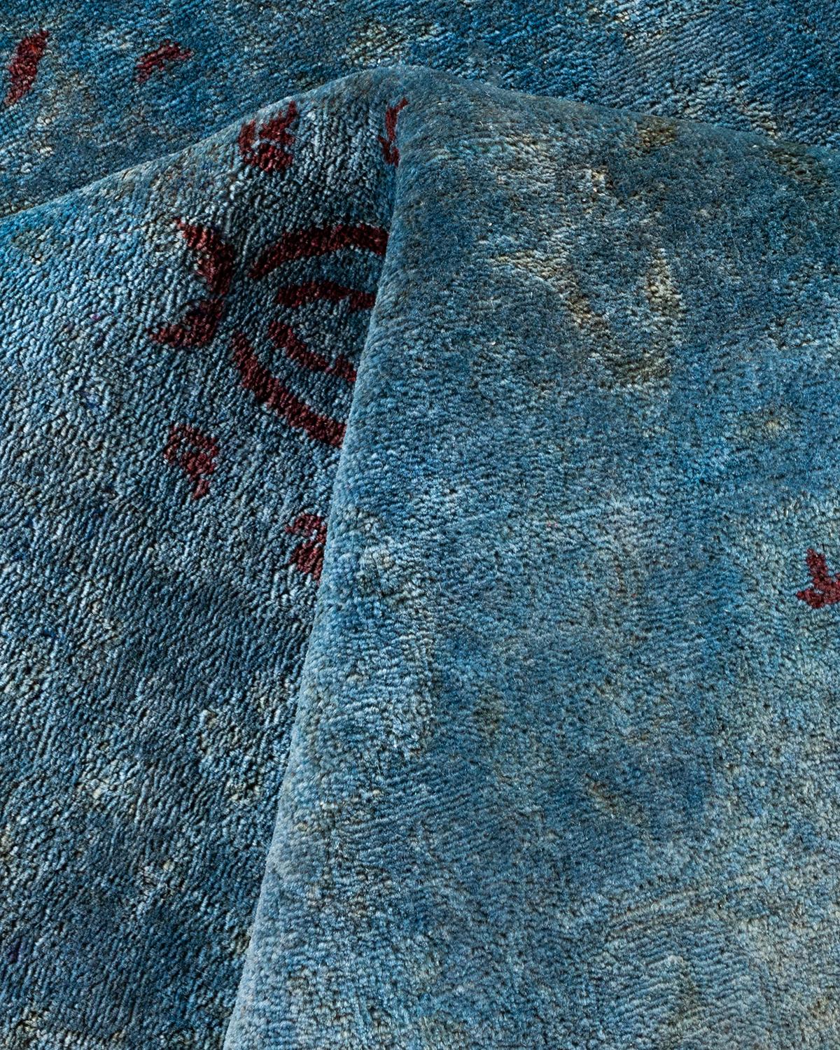 Tappeto Overdyed in lana annodata a mano di colore blu chiaro in vendita 1