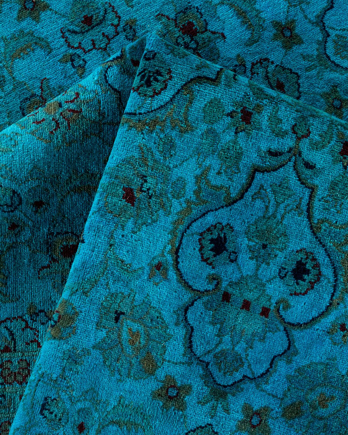Tappeto Overdyed in lana annodata a mano di colore blu chiaro in vendita 1