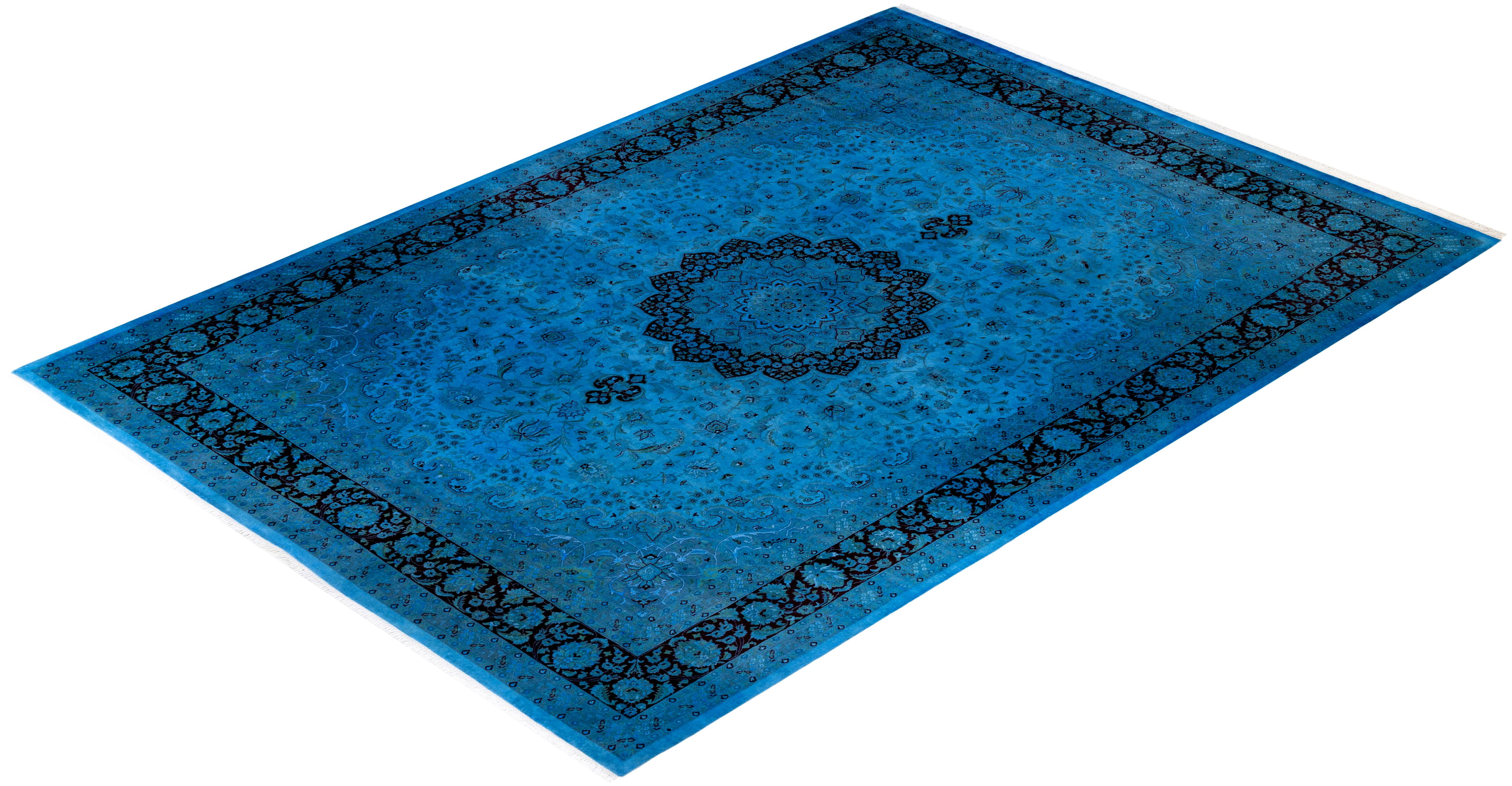 Tappeto Overdyed in lana annodata a mano di colore blu chiaro in vendita 2