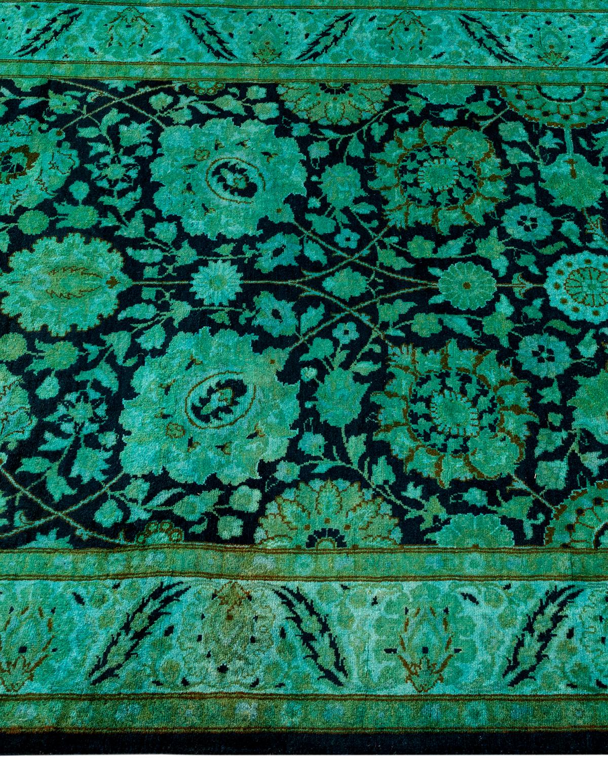 Chemin de table en laine surteinte nouée à la main, bleu clair Neuf - En vente à Norwalk, CT