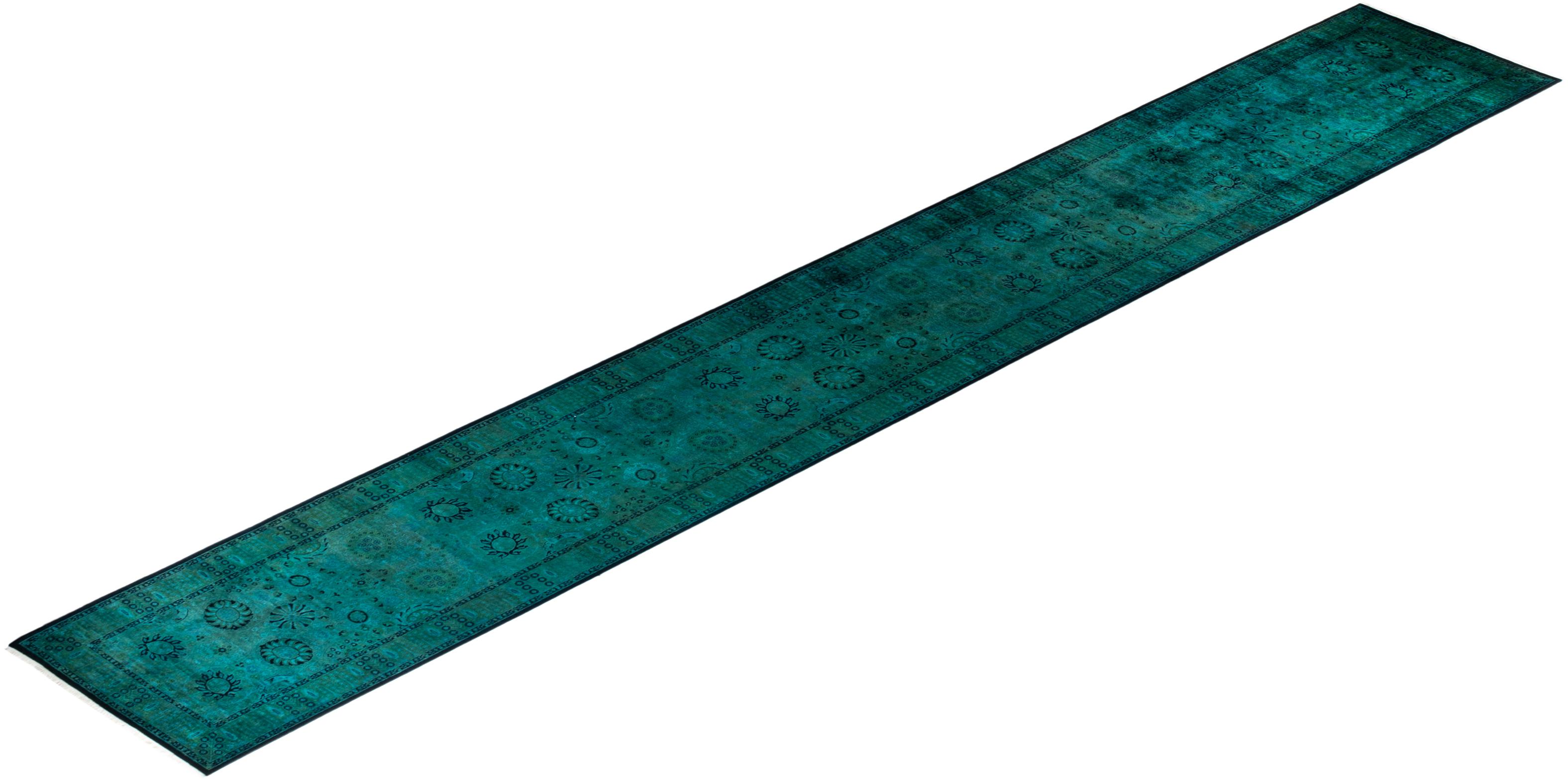 Chemin de table en laine surteinte nouée à la main, bleu clair en vente 2