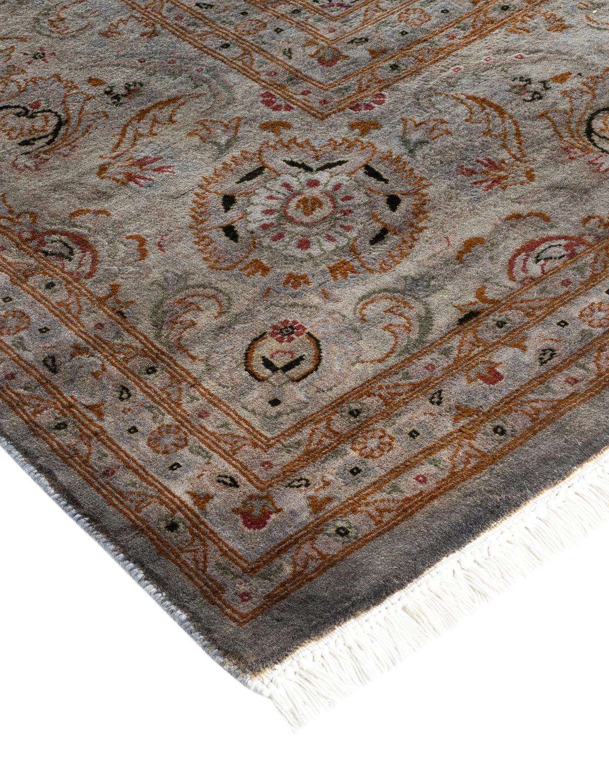 I tappeti Vibrance rappresentano il classico con un tocco di classe: motivi tradizionali sovratinti con colori brillanti. Ogni tappeto annodato a mano viene lavato con una tintura botanica naturale al 100% che rivela le sfumature nascoste nei