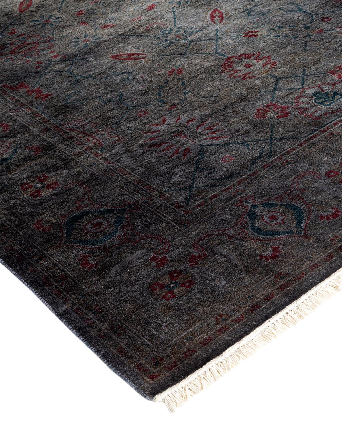 I tappeti Vibrance rappresentano il classico con un tocco di classe: motivi tradizionali sovratinti con colori brillanti. Ogni tappeto annodato a mano viene lavato con una tintura botanica naturale al 100% che rivela le sfumature nascoste nei