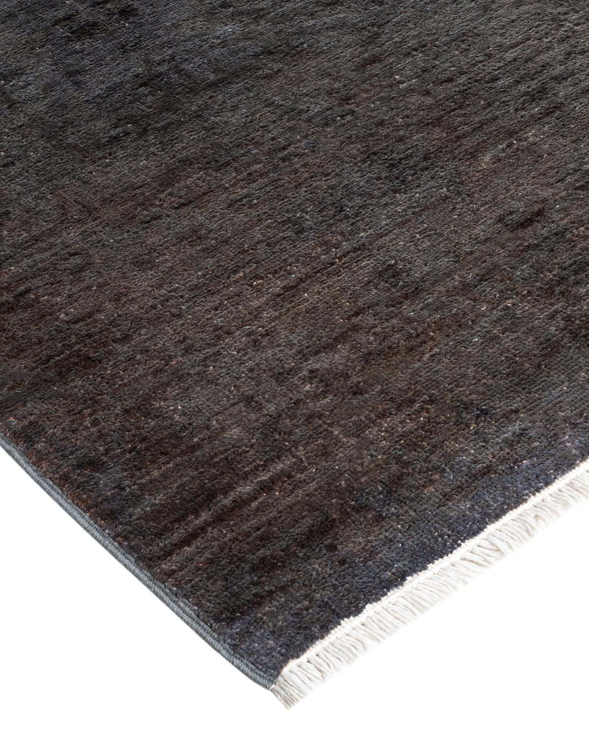 I tappeti Vibrance rappresentano il classico con un tocco di classe: motivi tradizionali sovratinti con colori brillanti. Ogni tappeto annodato a mano viene lavato con una tintura botanica naturale al 100% che rivela le sfumature nascoste nei