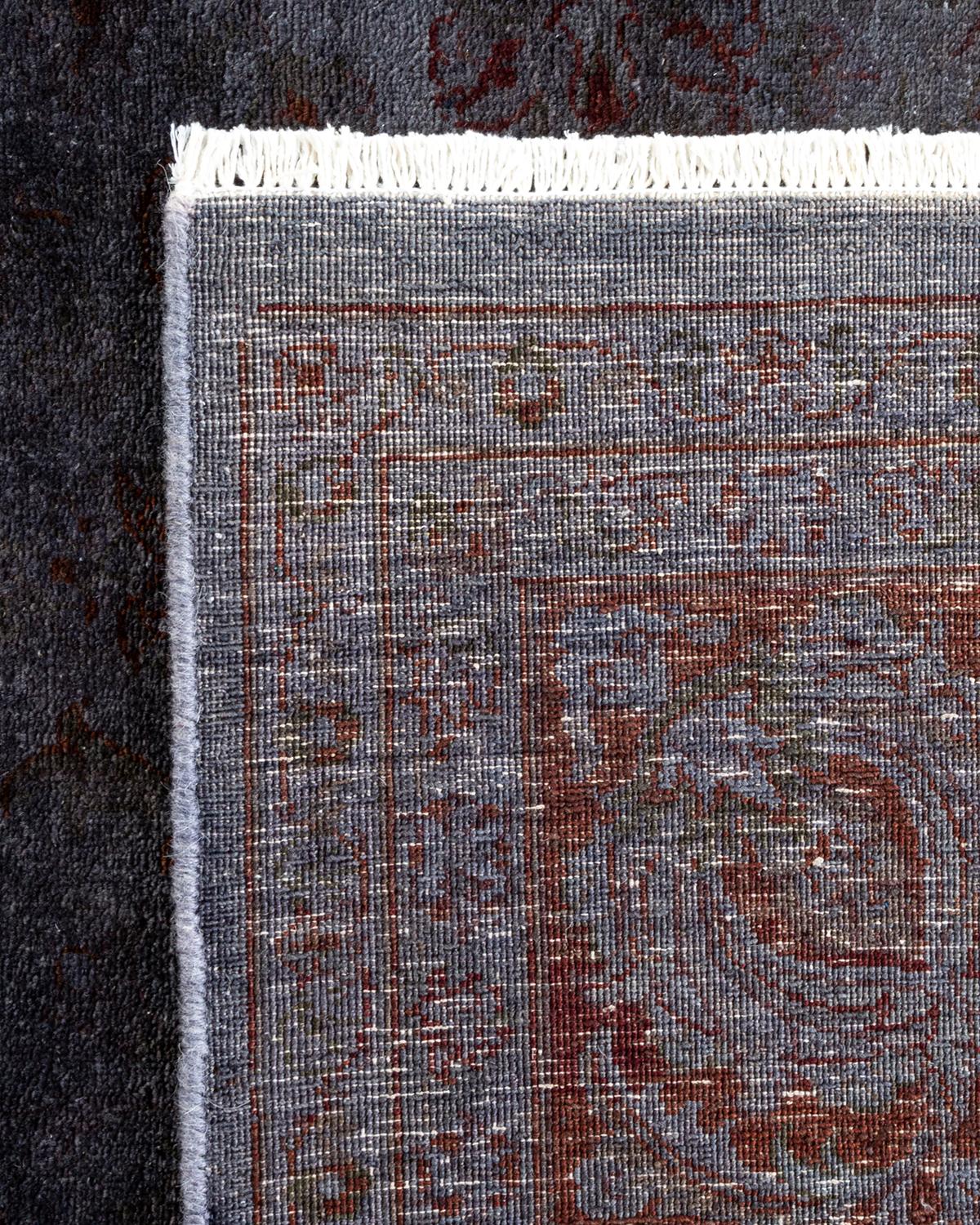XXI secolo e contemporaneo Tappeto Overdyed in lana annodata a mano di colore grigio chiaro in vendita