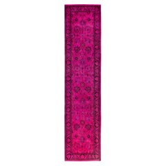 Runner rosa moderno-contemporaneo in lana intrecciata a mano Overdyed 2' 5" x 10' 8"