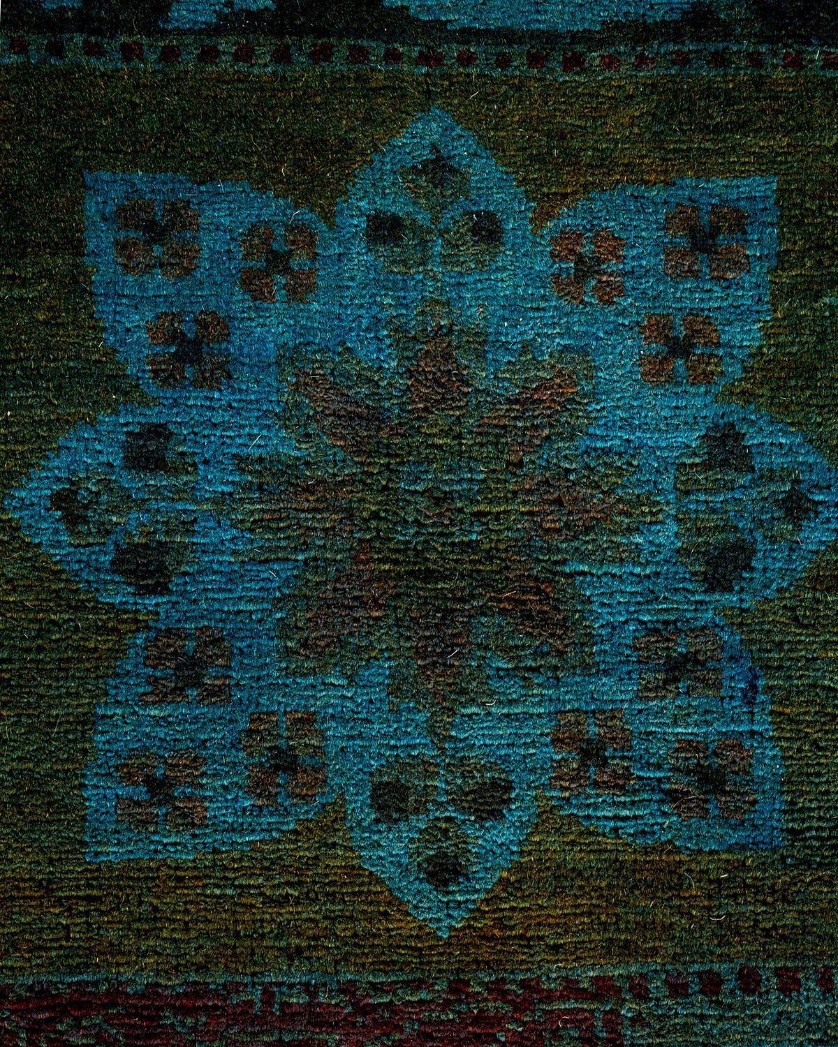 Pakistano Tappeto Overdyed in lana annodato a mano di colore verde in vendita