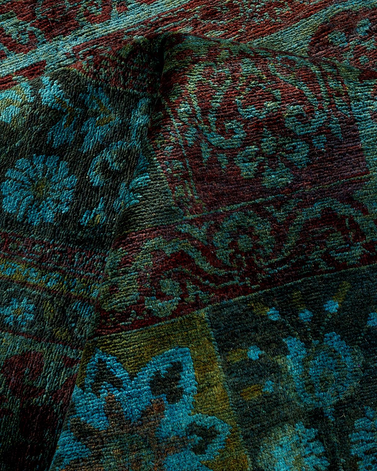 Tappeto Overdyed in lana annodato a mano di colore verde in vendita 1