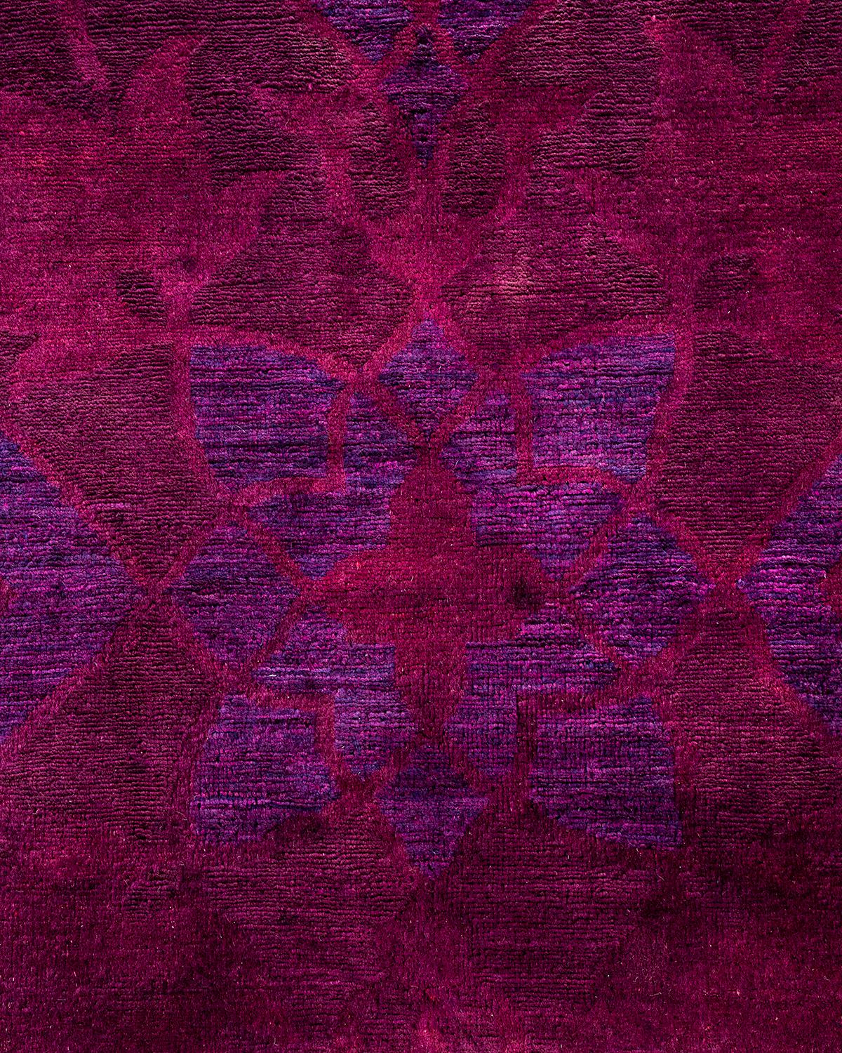 Violetter Teppich aus handgeknüpfter Wolle, gefärbt (Pakistanisch) im Angebot