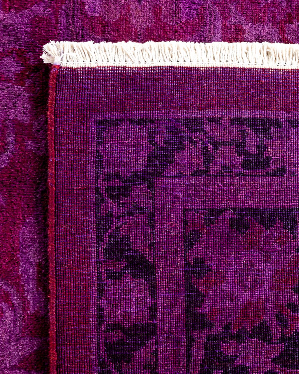 XXI secolo e contemporaneo Tappeto da giardino Overdyed in lana viola annodato a mano
