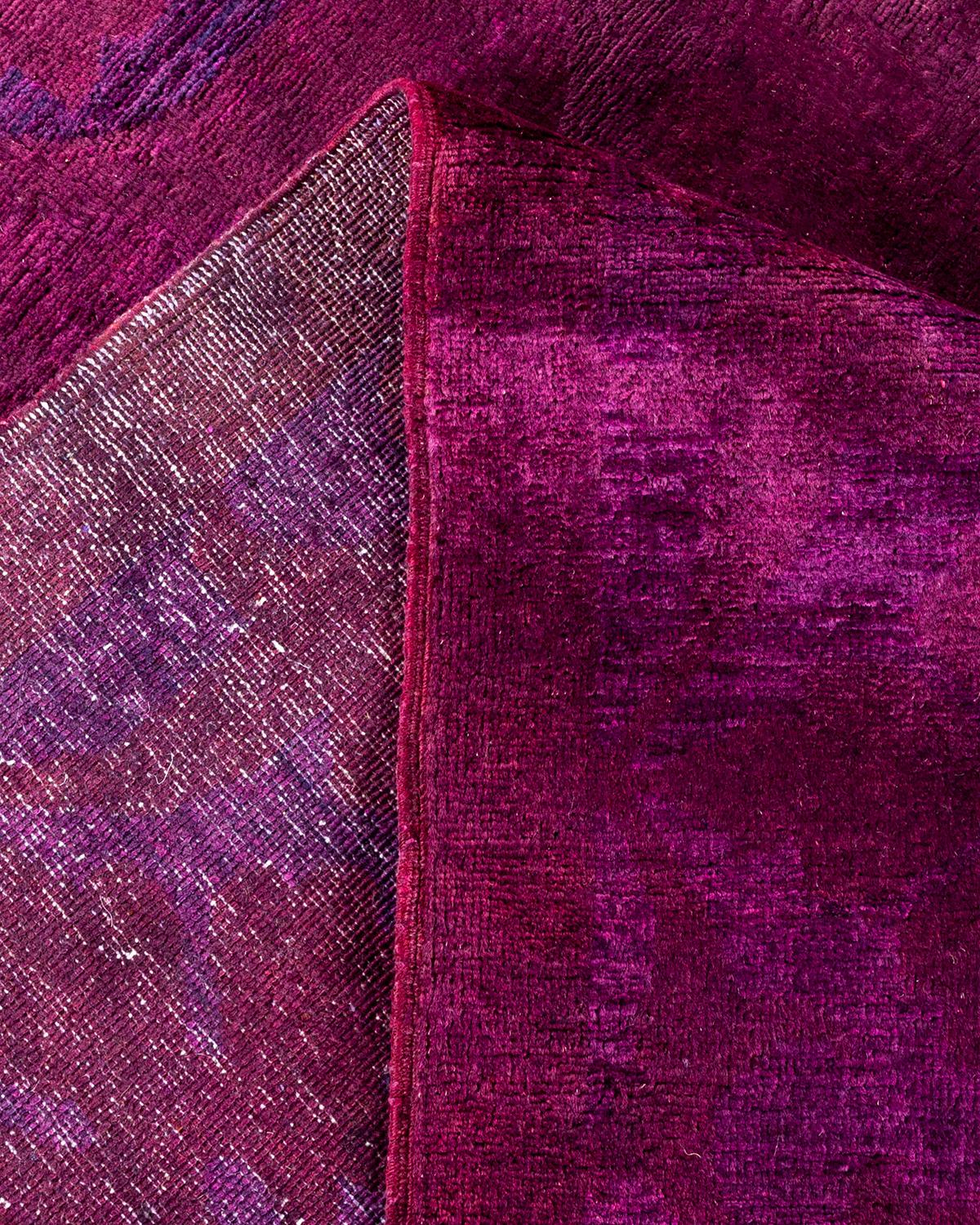 Violetter Teppich aus handgeknüpfter Wolle, gefärbt im Angebot 1