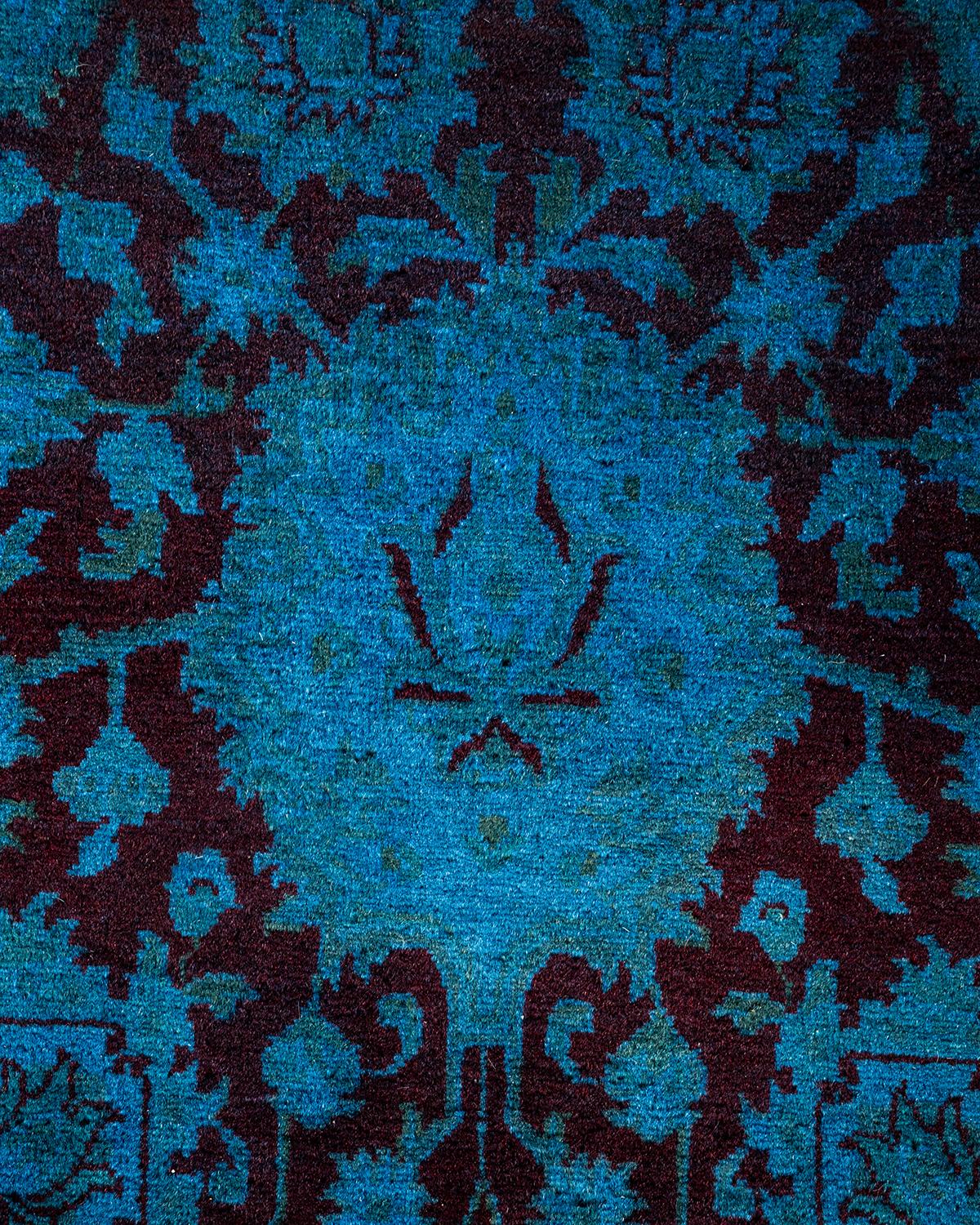 Pakistanais Tapis Overdyed en laine nouée à la main rouge en vente