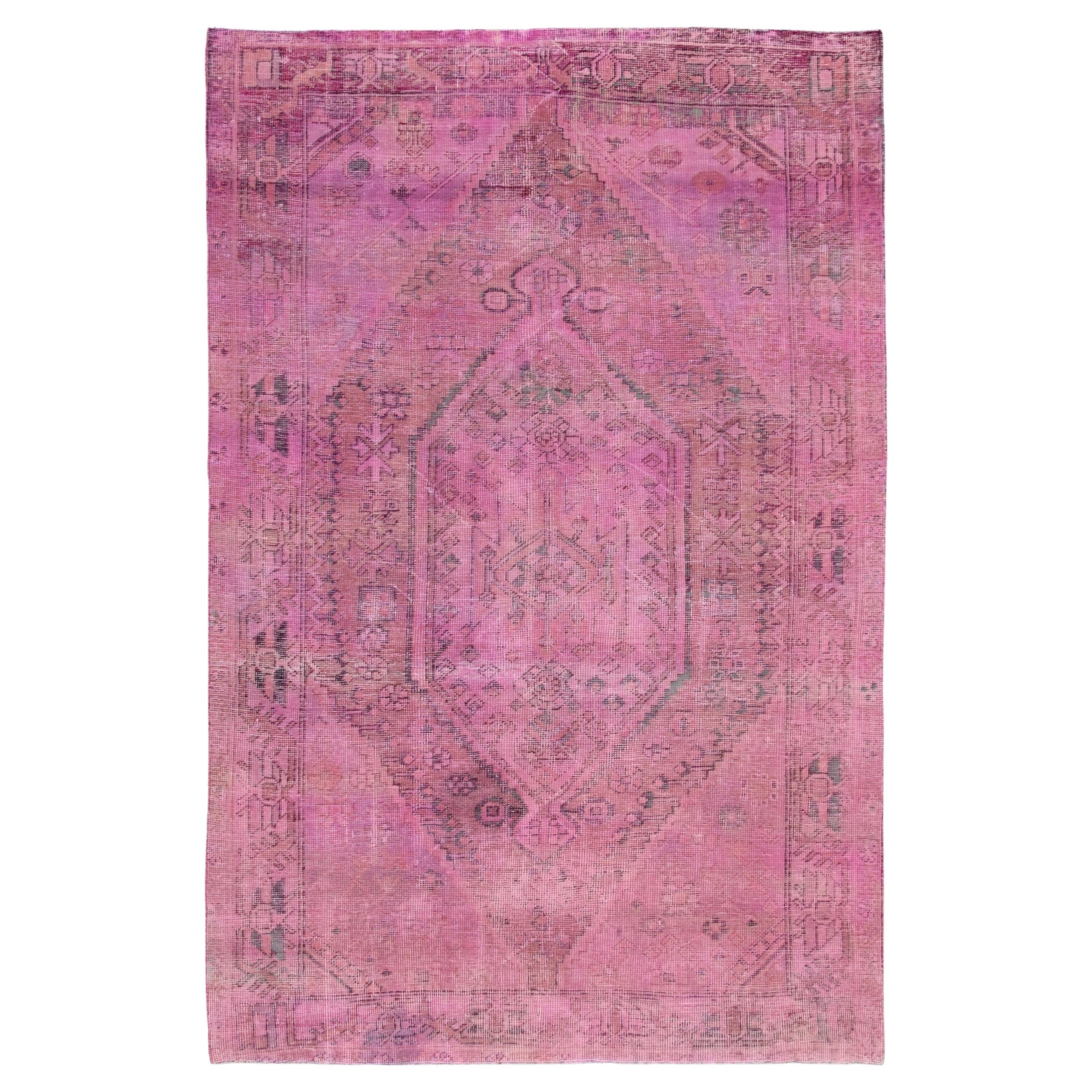 Tappeto persiano Vintage Magenta sovratinto 6'4''x9'8'' in vendita