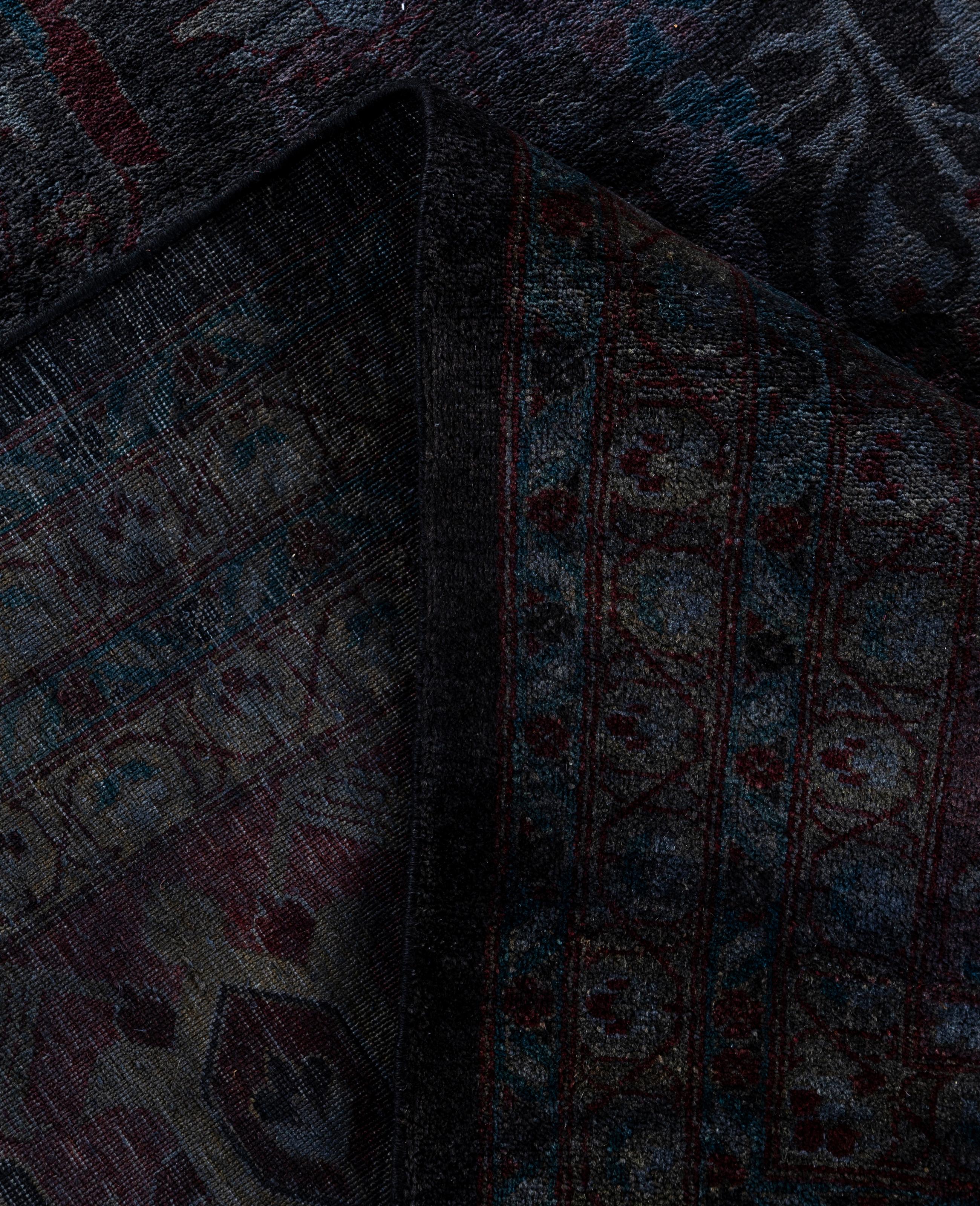 XXIe siècle et contemporain Tapis de zone en laine surteint et unique en son genre, noir 12' 1