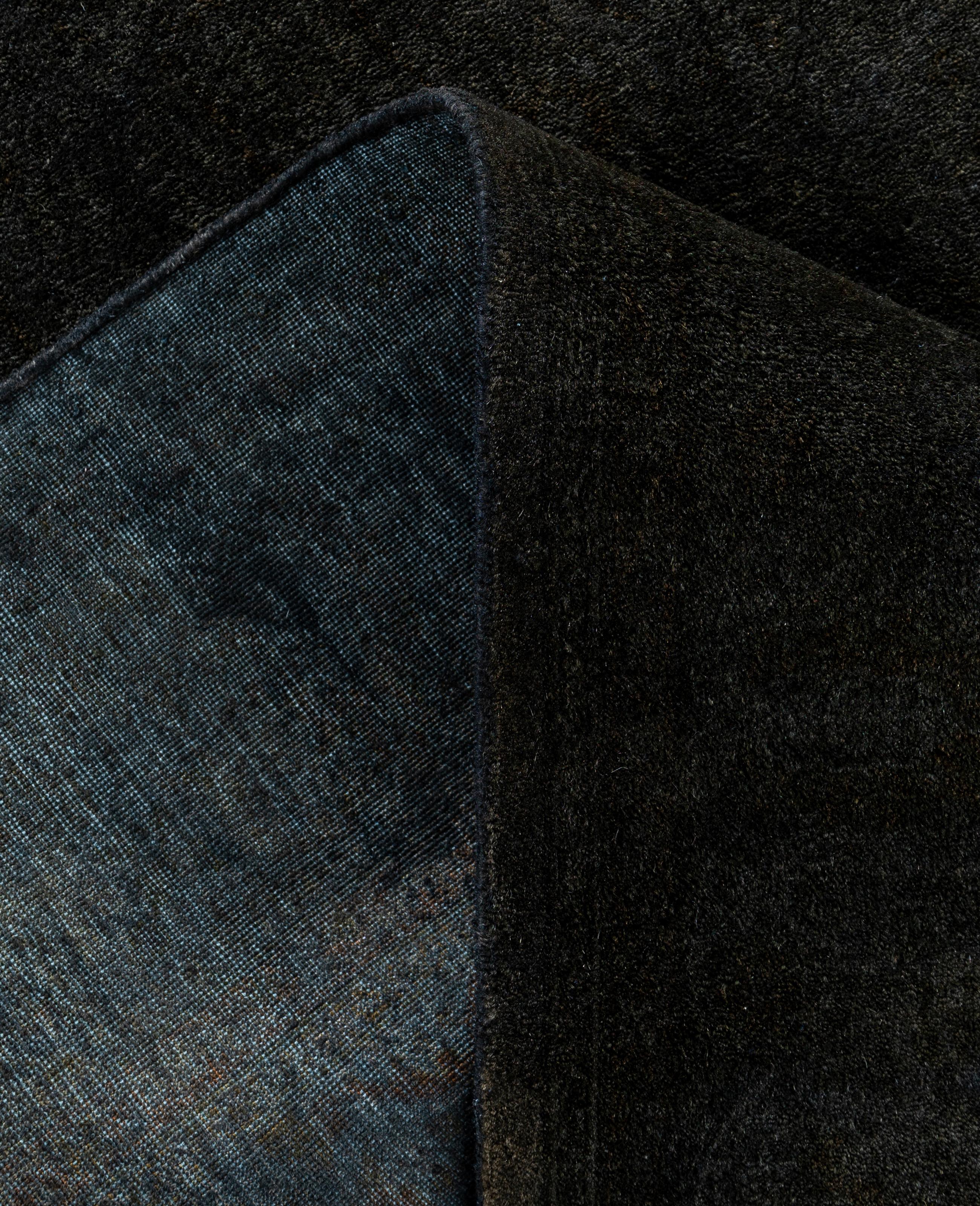XXI secolo e contemporaneo Tappeto nero Overdyed One-of-a-Kind Wool 4' 9