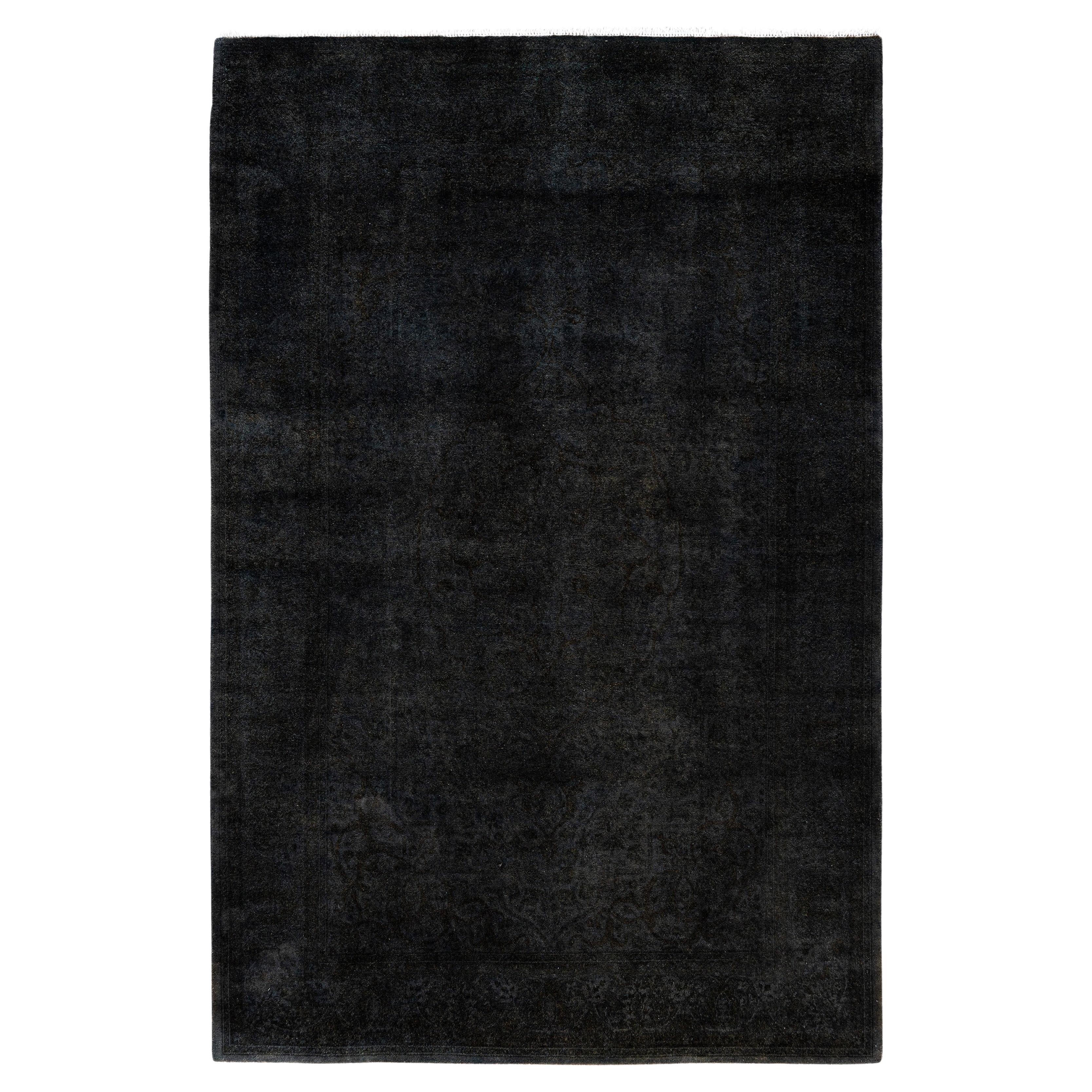 Tappeto nero Overdyed One-of-a-Kind Wool 4' 9" x 7' 2" in vendita