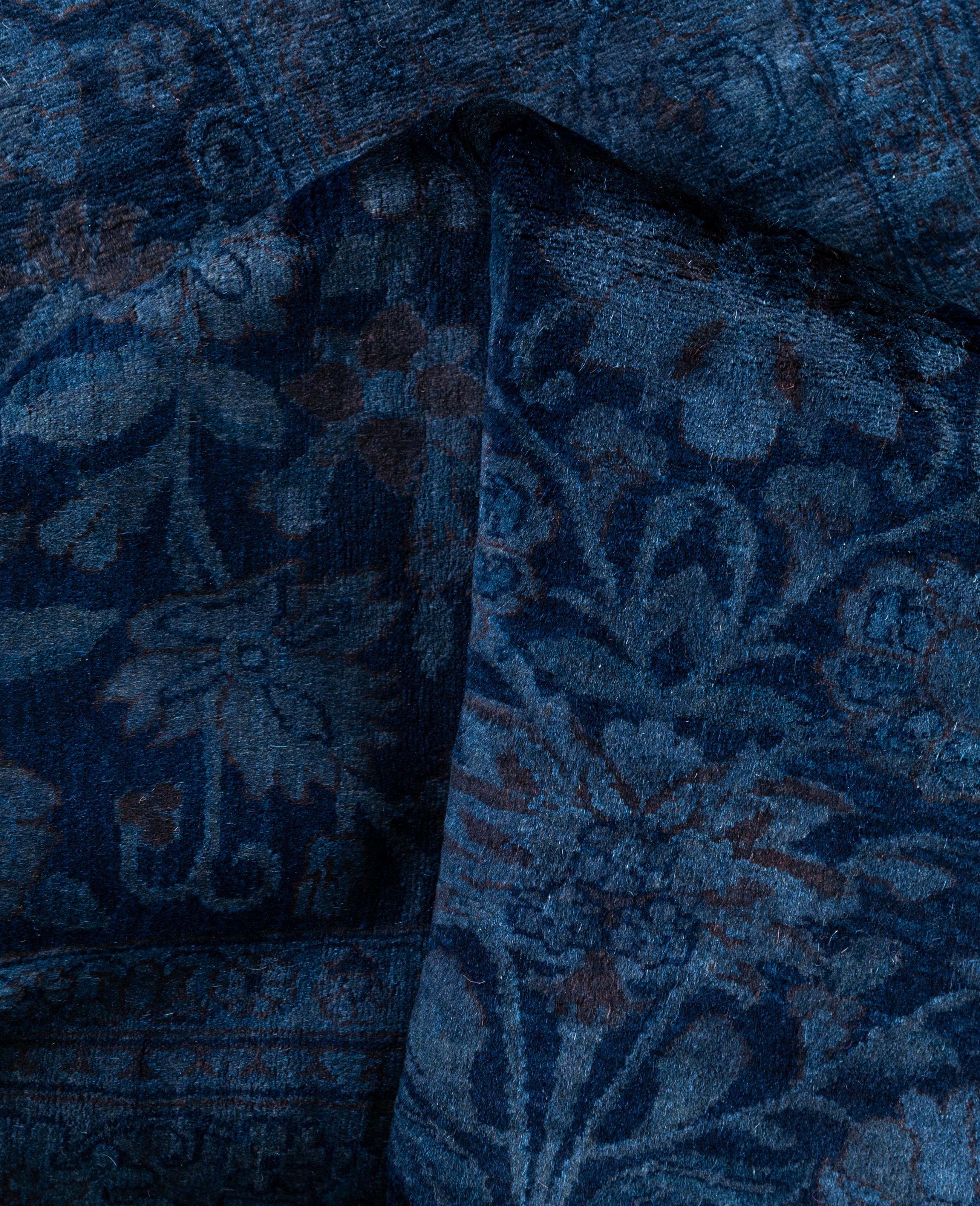 Laine Tapis unique en laine surteintée bleu 4' 1