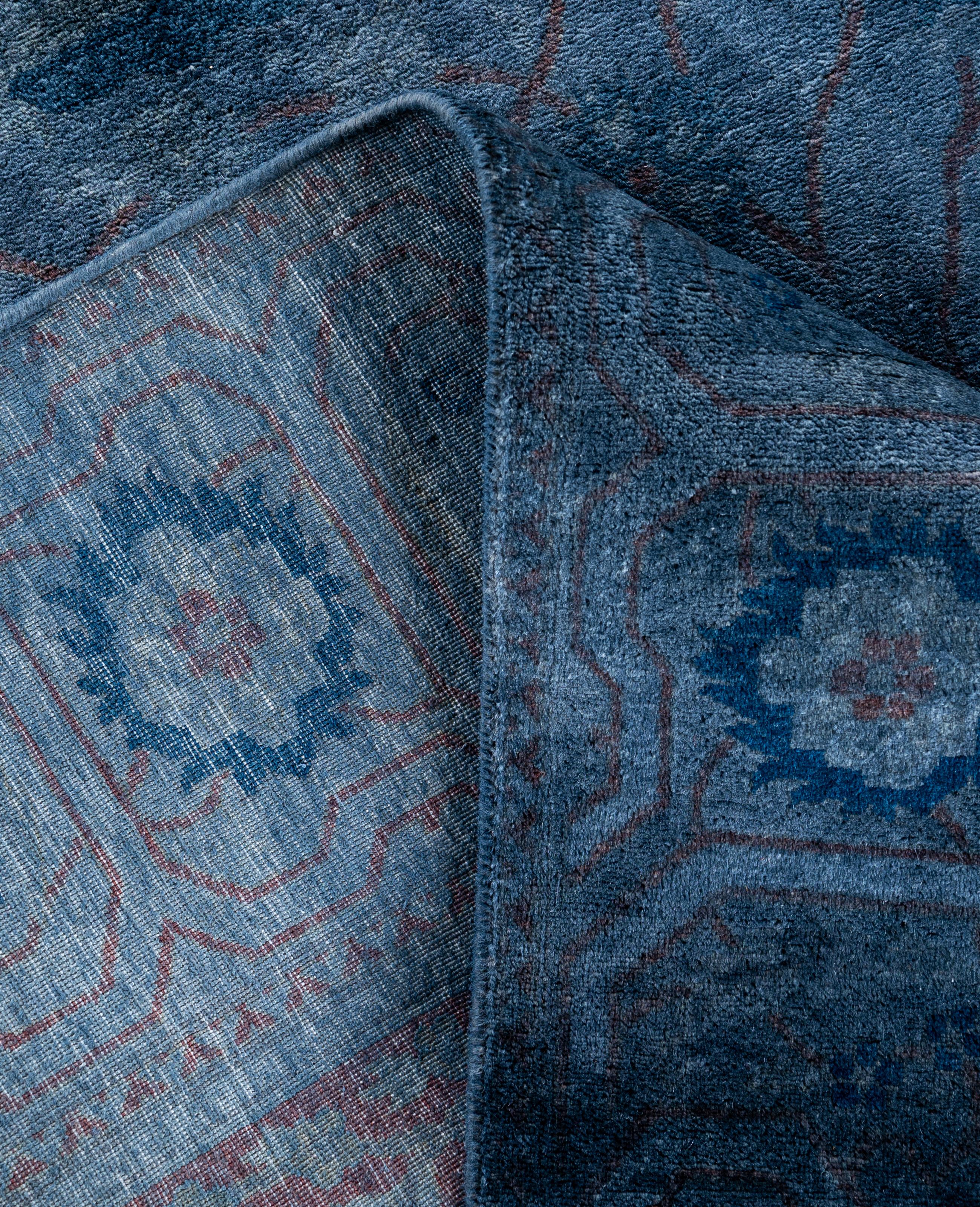 XXIe siècle et contemporain Tapis unique en laine surteintée bleu 6' 1