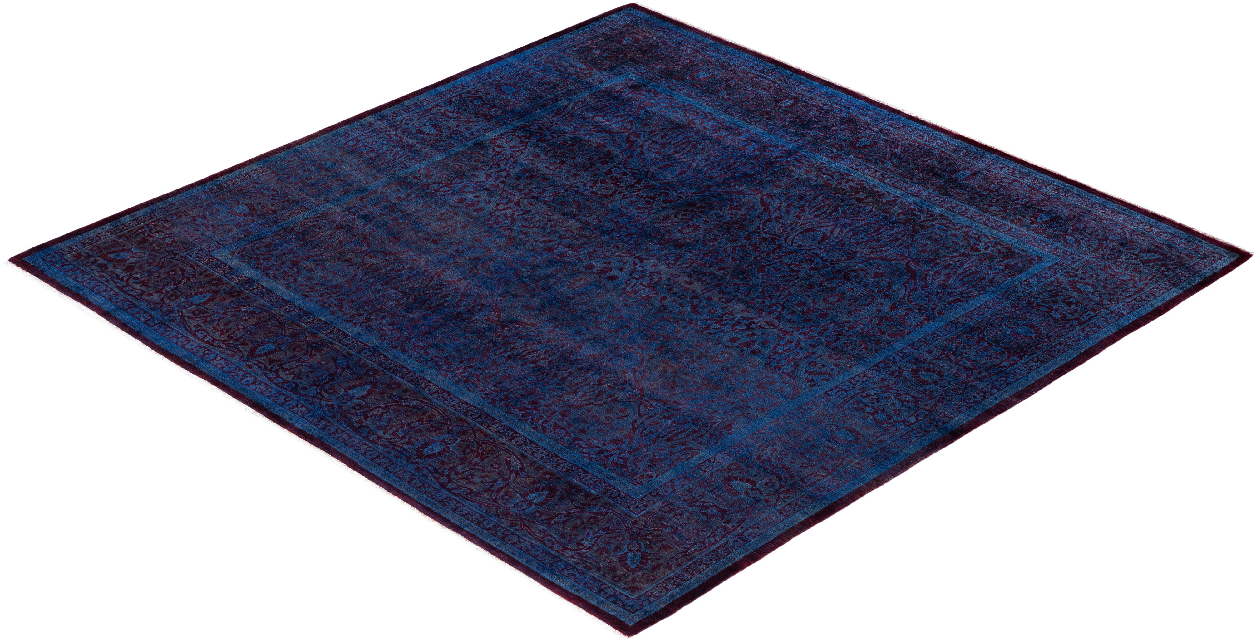 Tapis carré en laine bleu surteint et unique en son genre 5' 10