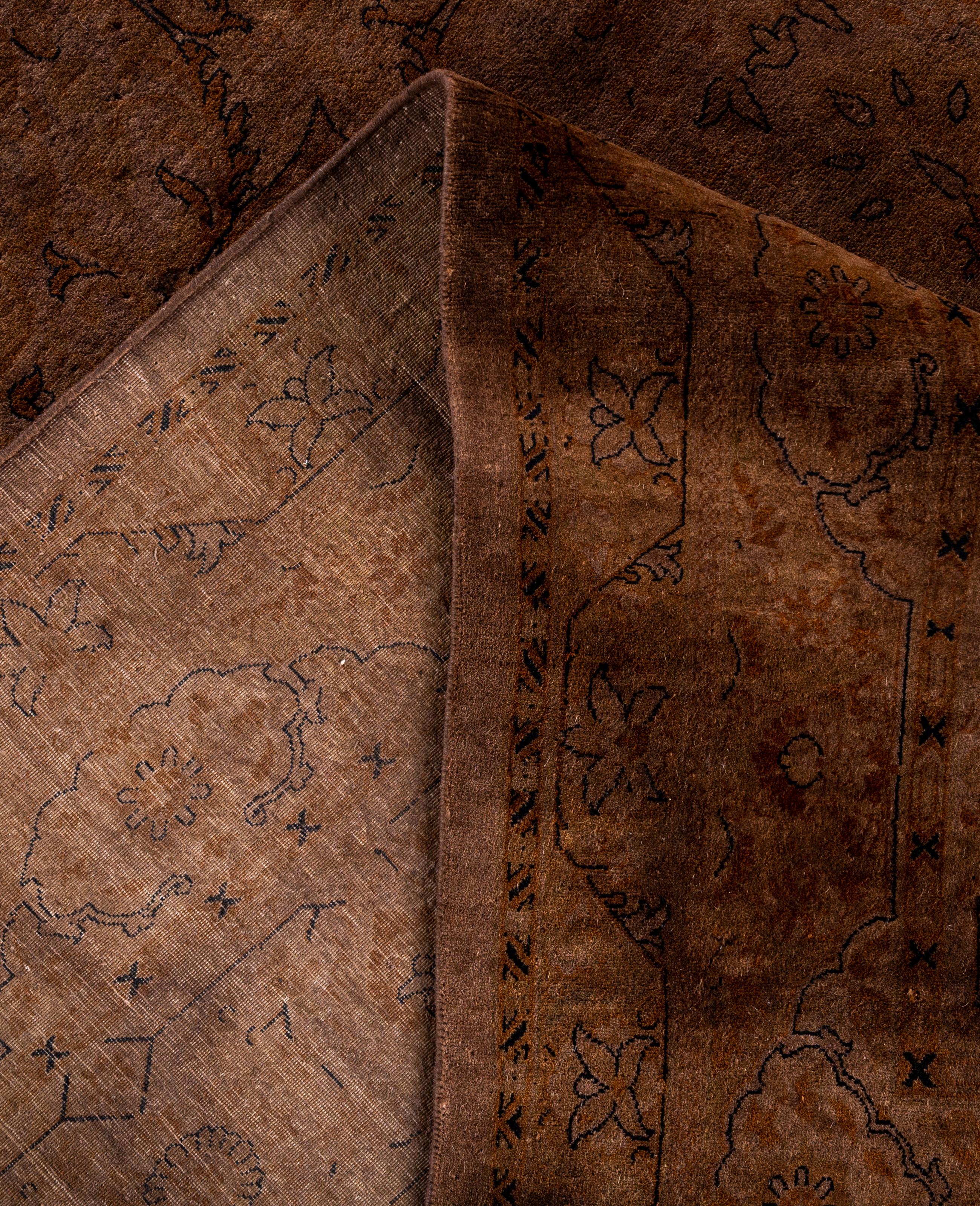 XXI secolo e contemporaneo Tappeto marrone in lana Overdyed One of a-Kind 10' 1