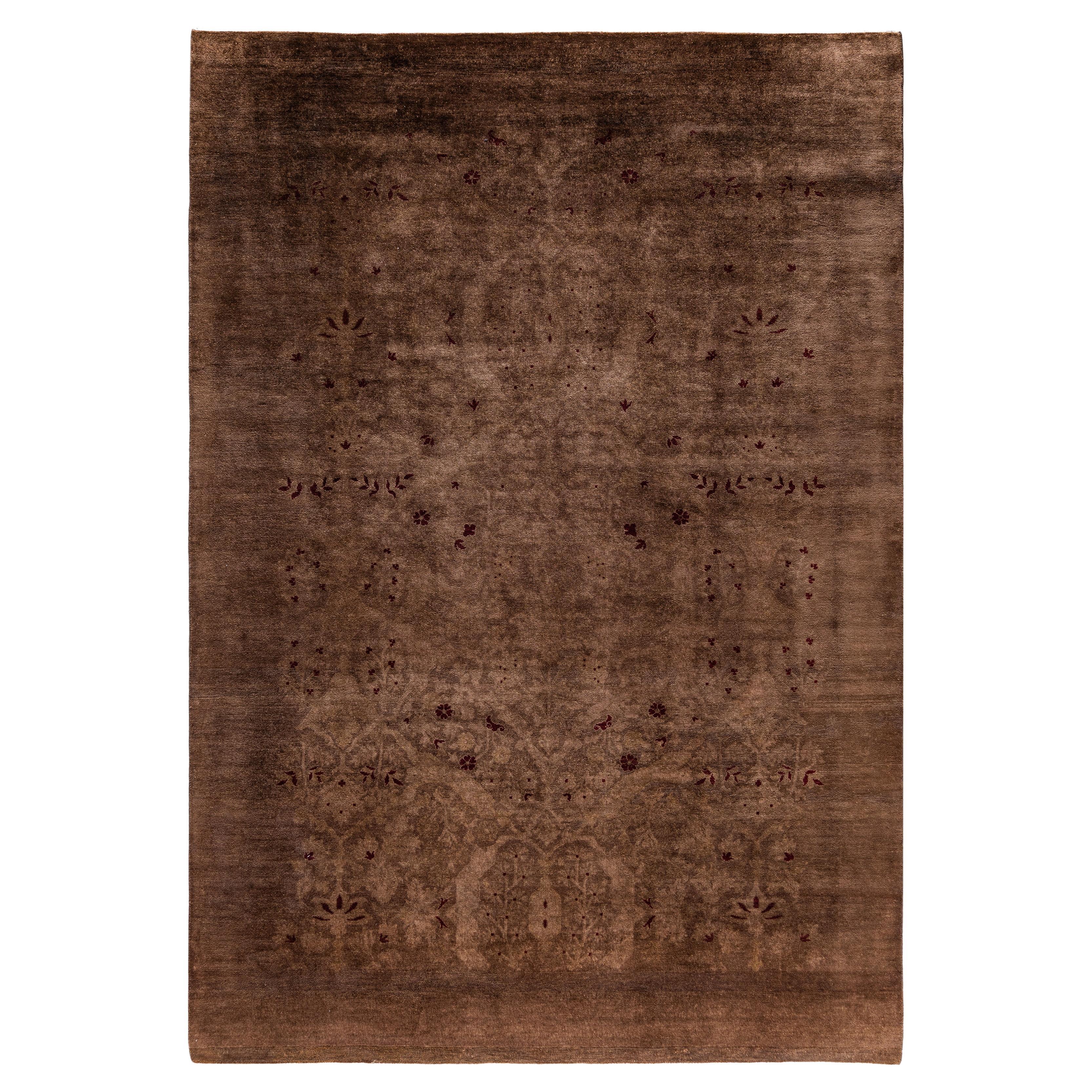 Tapis de sol en laine marron surteint, unique en son genre 6' 1" x 8' 9"