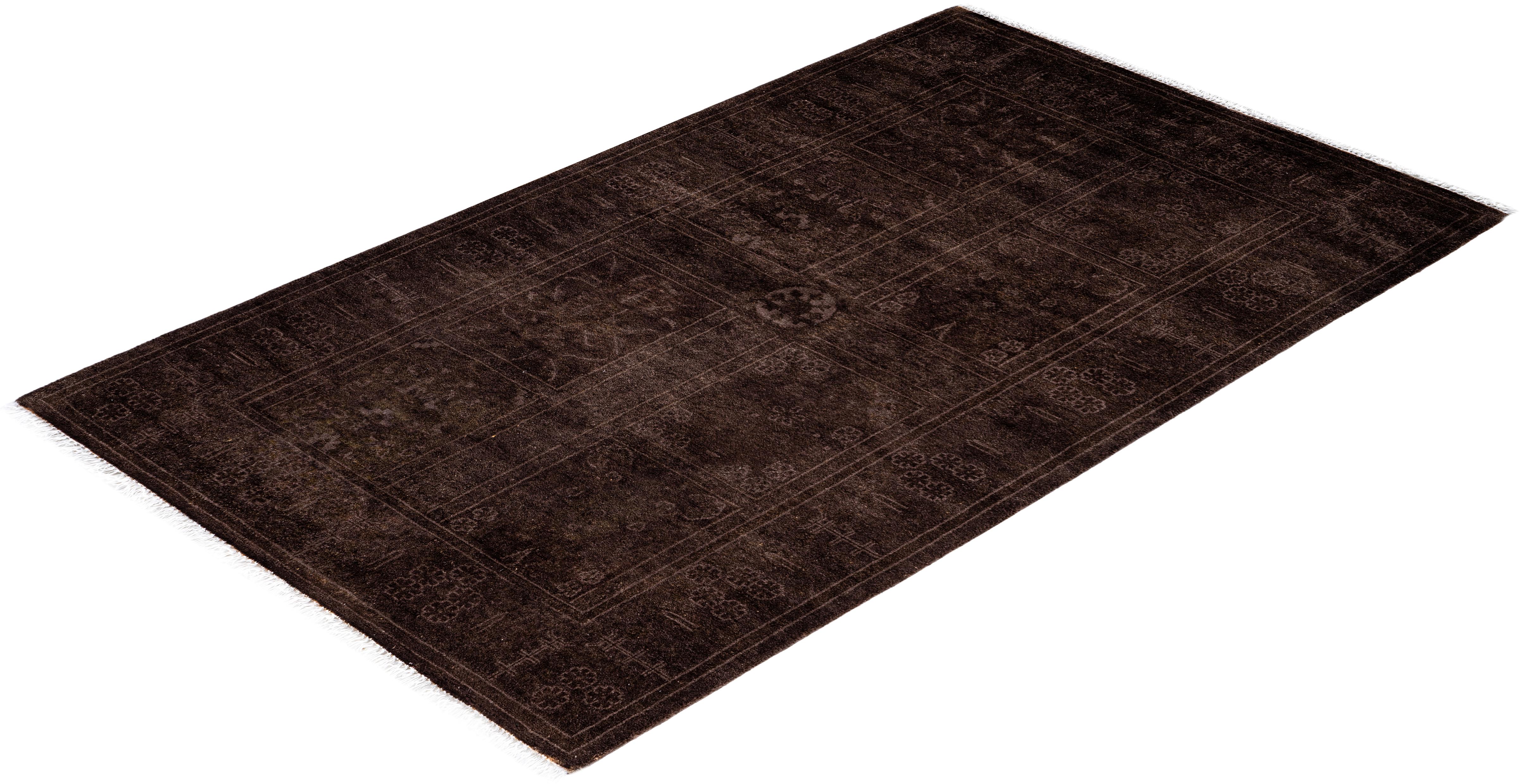 Tapis de course en laine surteintée, unique en son genre, de couleur marron 2' 7