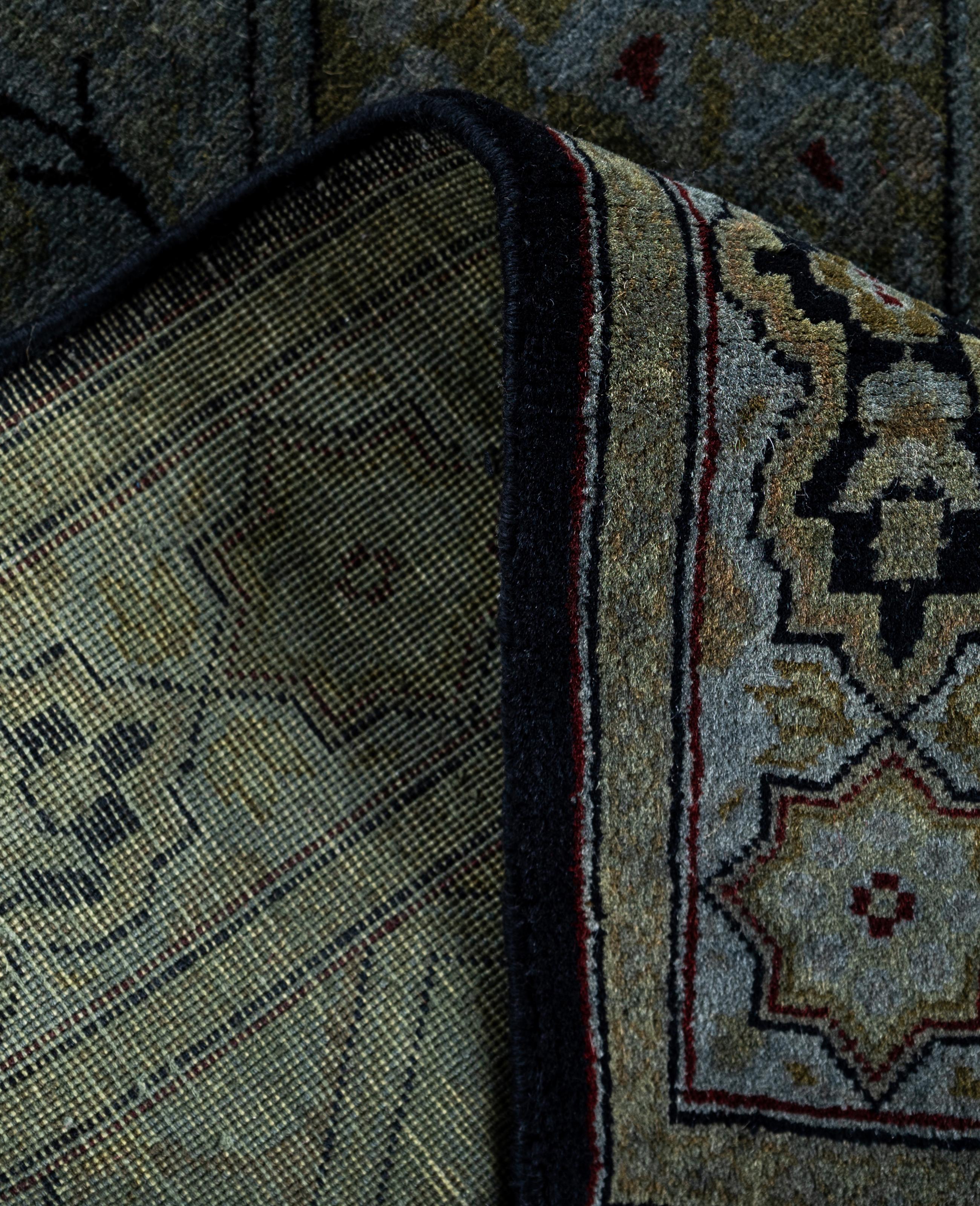 XXIe siècle et contemporain Tapis de sol en laine gris surteint et unique en son genre 2' 1