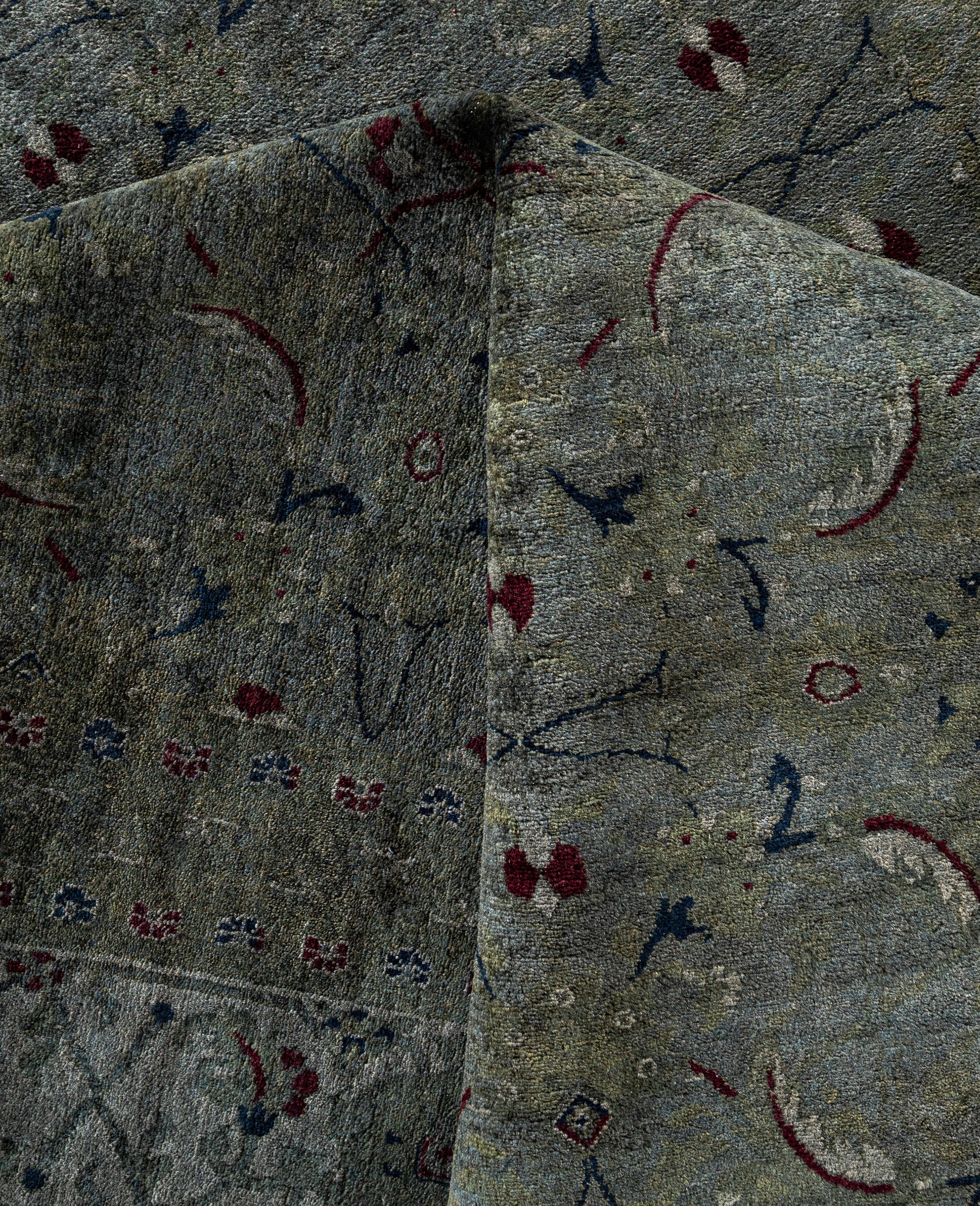 Laine Tapis de sol en laine gris surteint et unique en son genre 8' 3