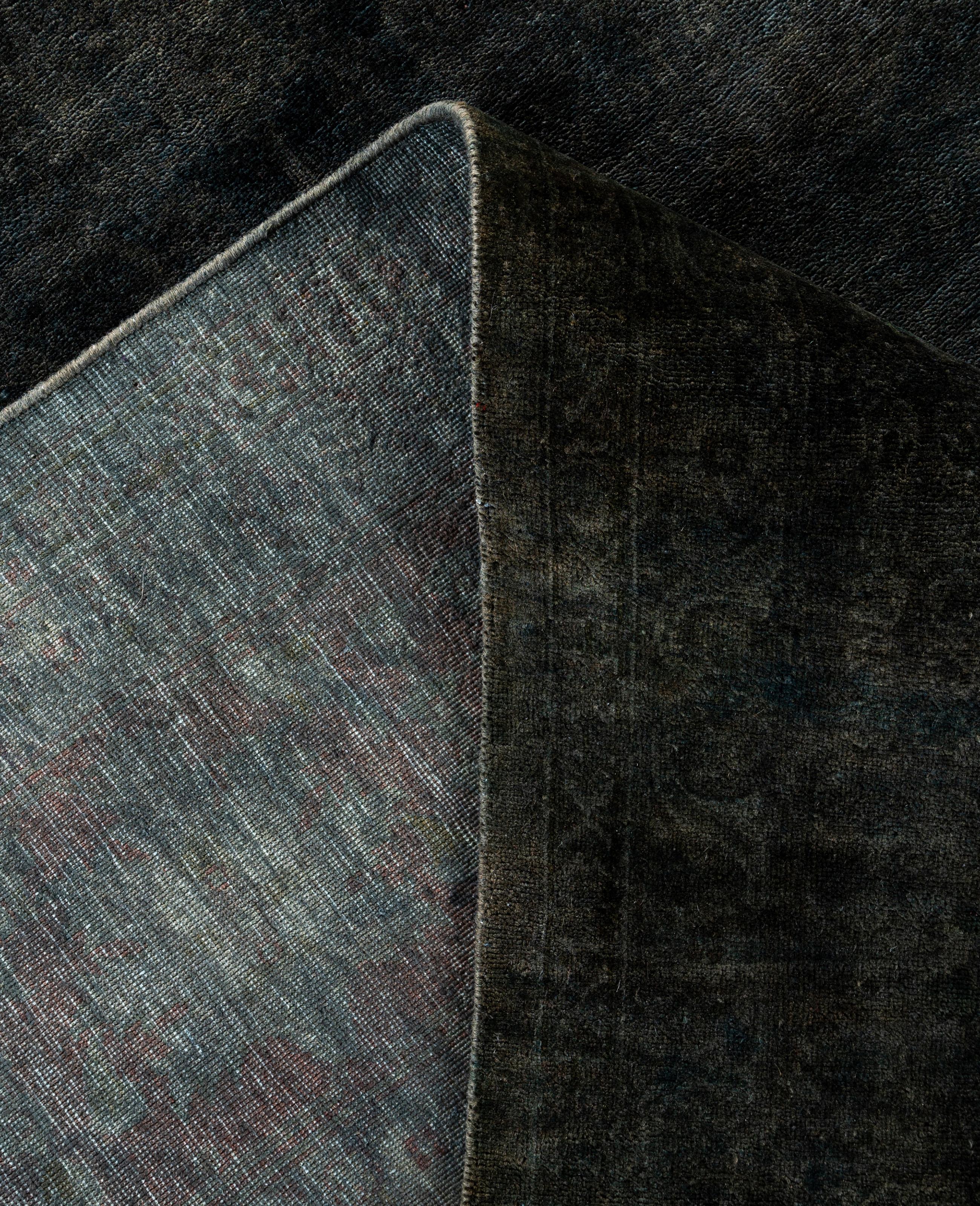 XXIe siècle et contemporain Tapis de sol en laine gris surteint unique en son genre 9' 1