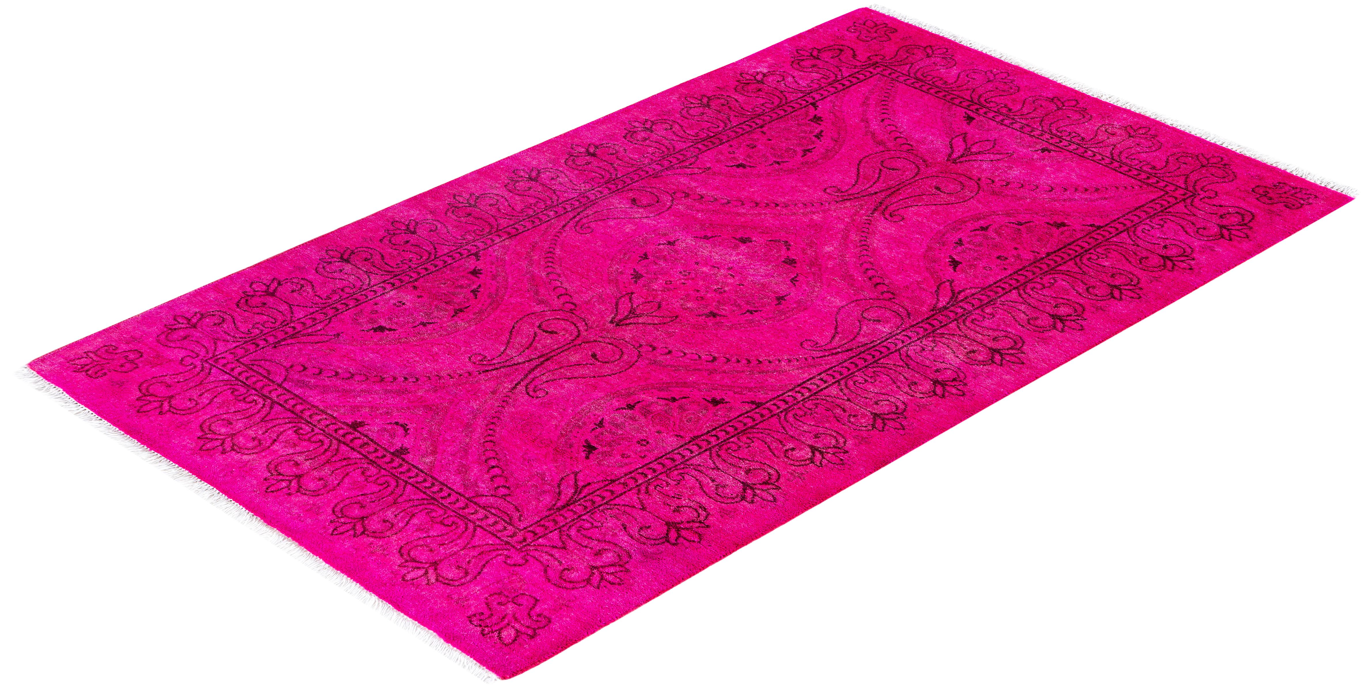 Tappeto per l'area rosa in lana Overdyed One-of-a-Kind 2' 8