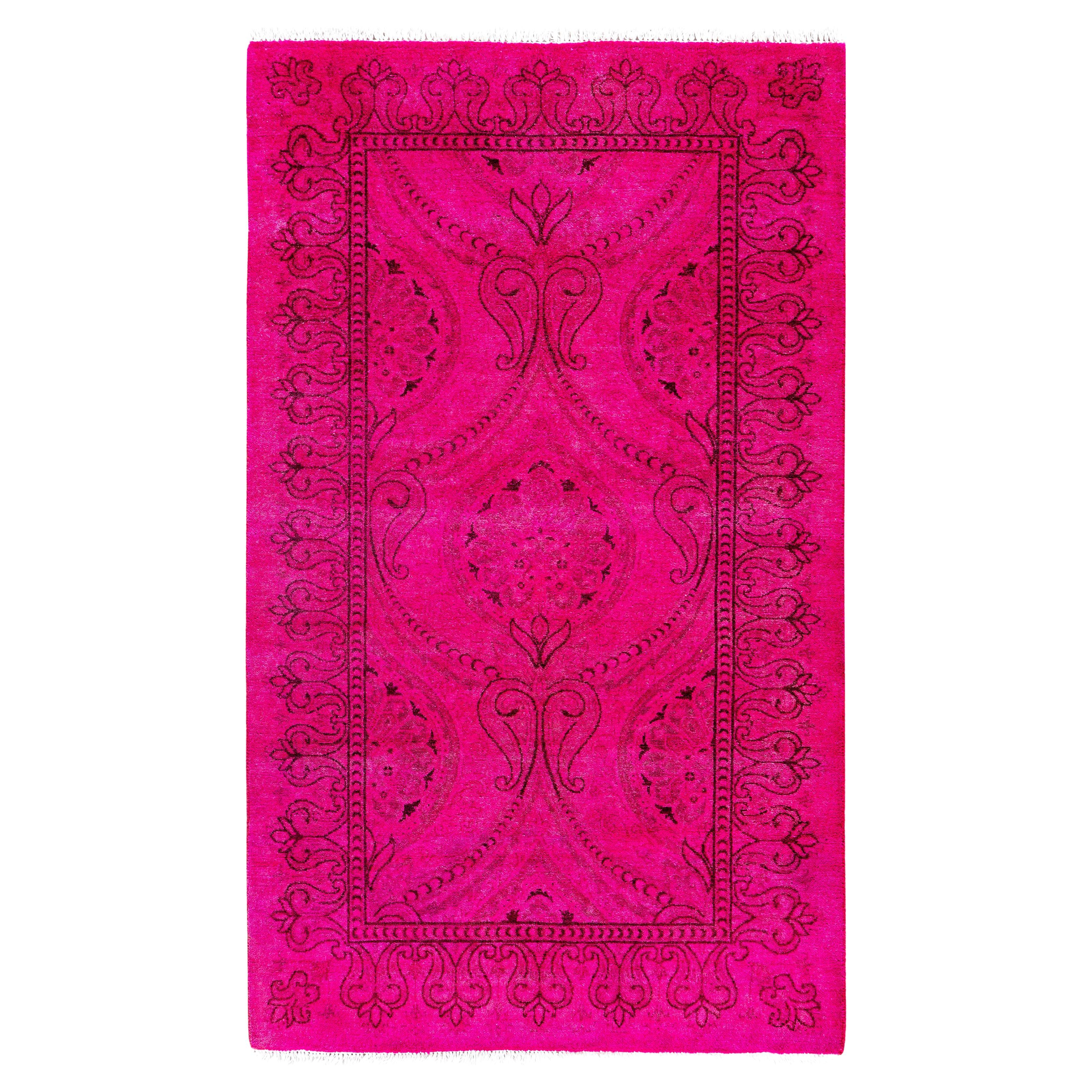 Tappeto per l'area rosa in lana Overdyed One-of-a-Kind 2' 8" x 4' 5"