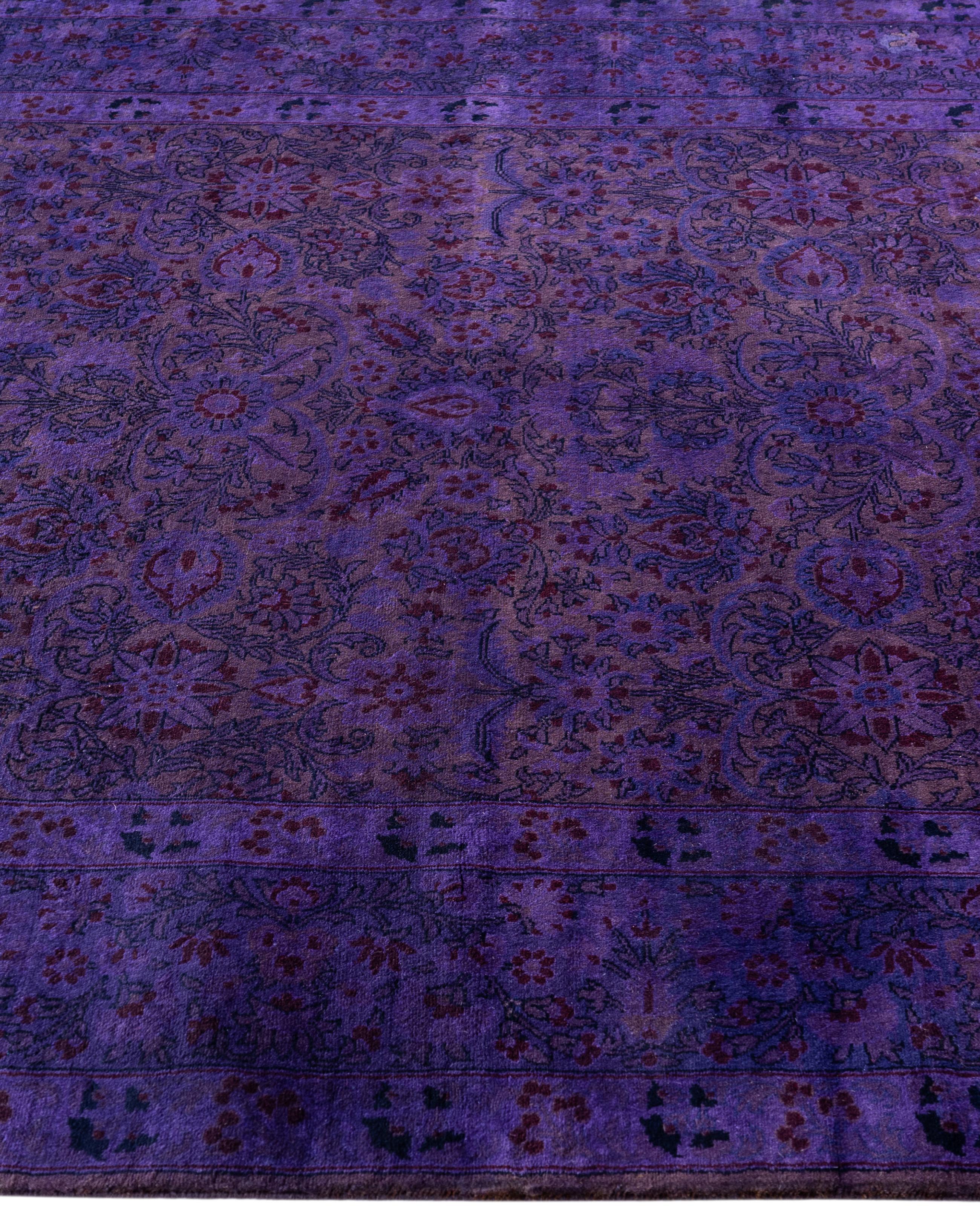 Annodato a mano Tappeto per l'area viola in lana Overdyed One-of-a-Kind 4'6