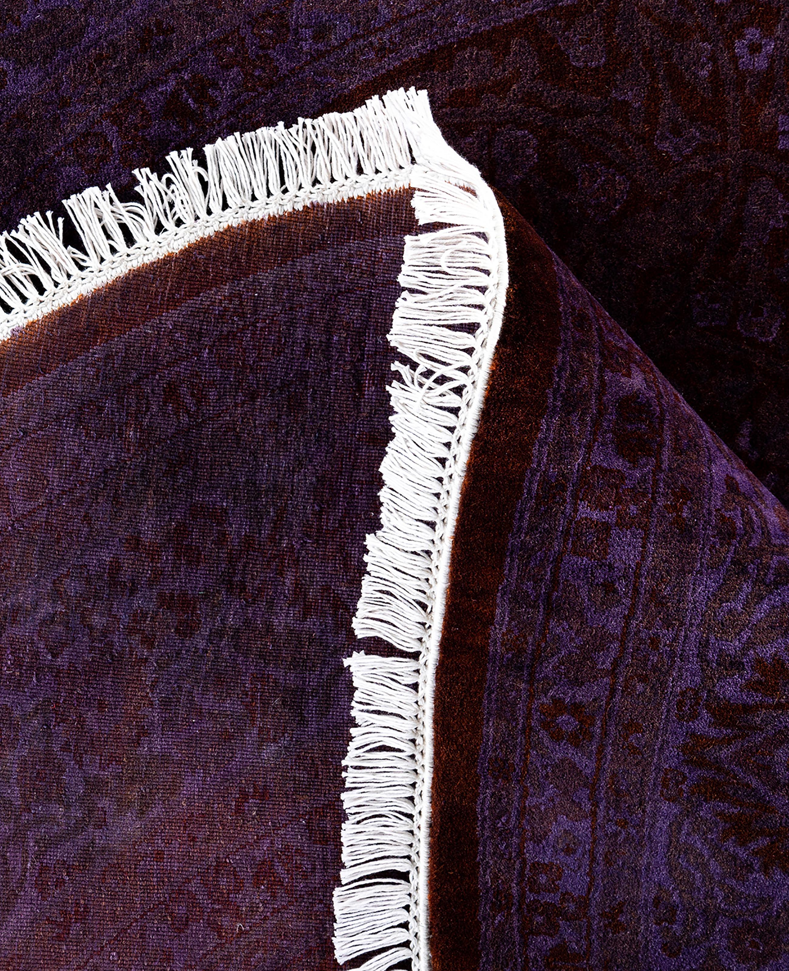 XXI secolo e contemporaneo Tappeto rotondo in lana viola Overdyed One-of-a-Kind 6' 1