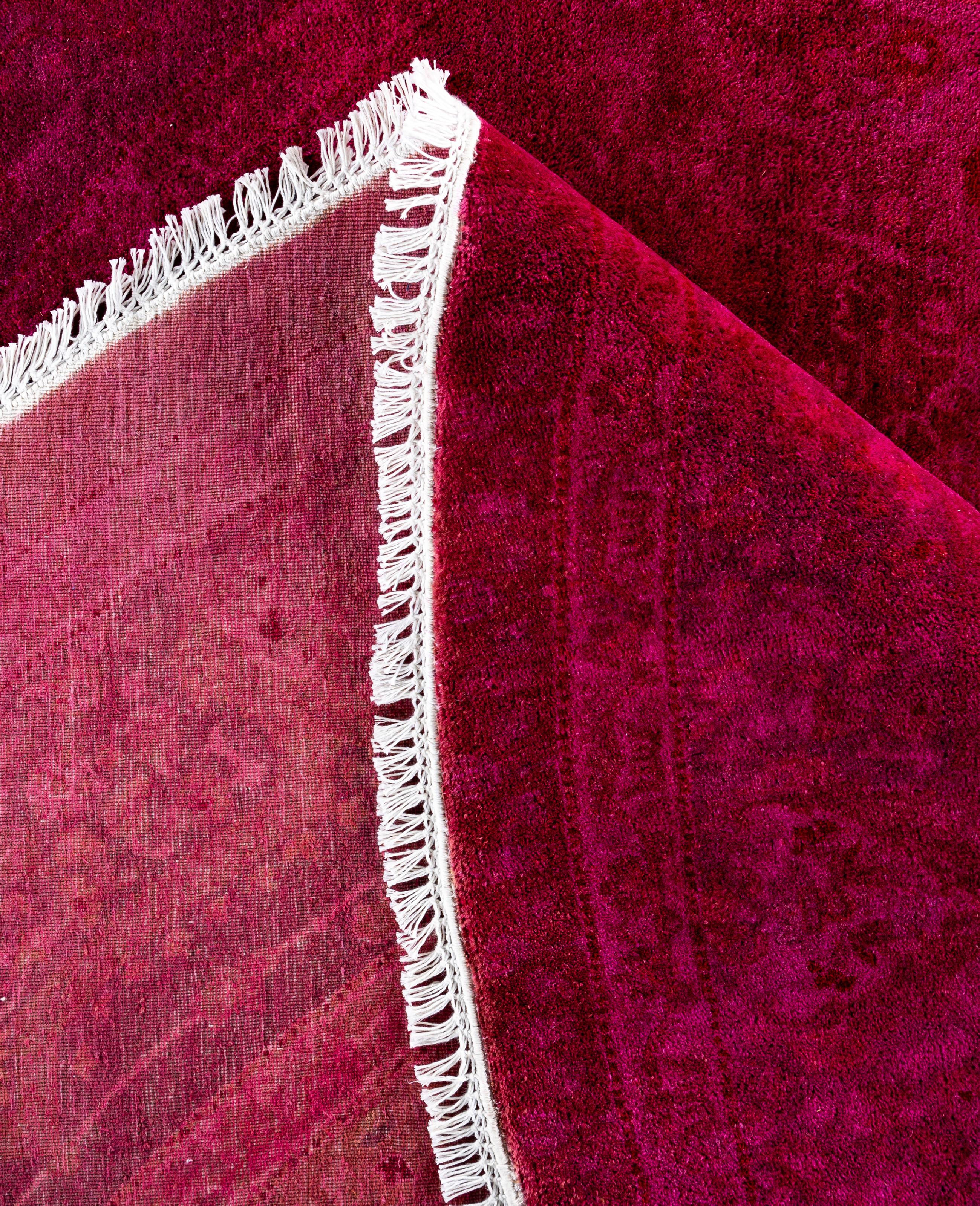 XXI secolo e contemporaneo Tappeto tondo in lana viola Overdyed One-of-a-Kind 8' 1