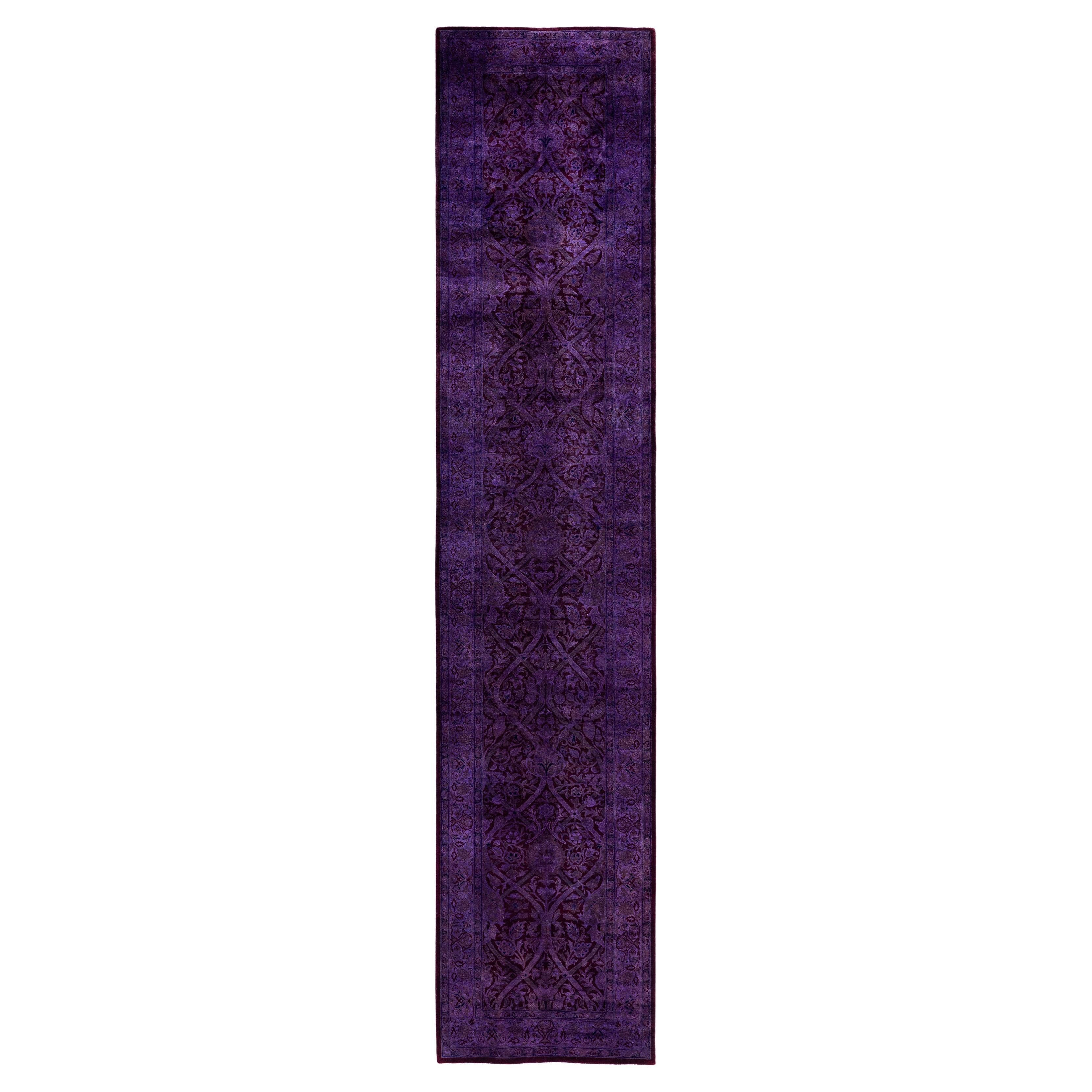 Alfombra de lana Overdyed One-of-a-Kind Púrpura 2' 7" x 12' 9" en venta