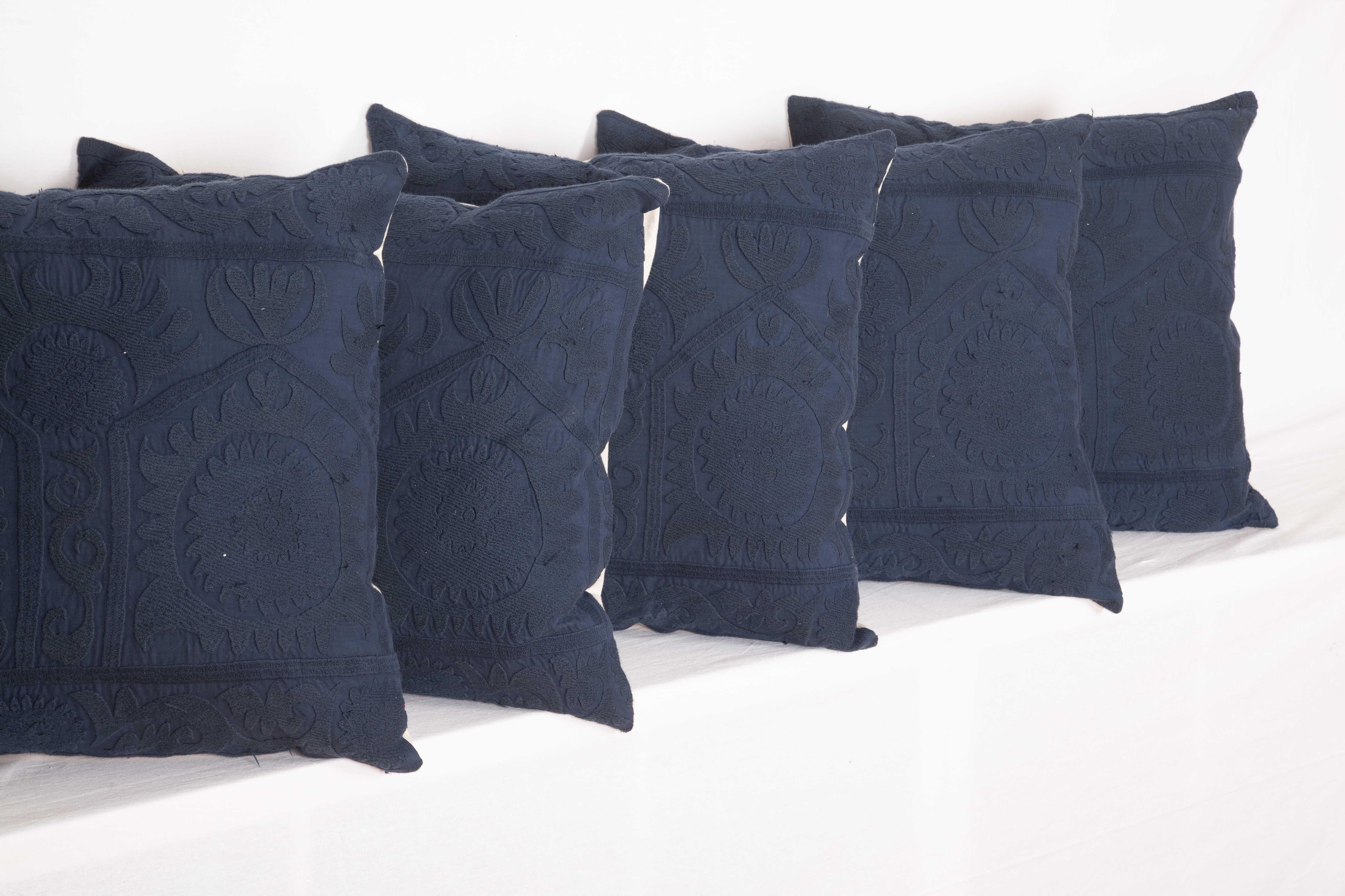 Boîtes d'oreillers Suzani vintage minimalistes et modernes, milieu du XXe siècle en vente 6
