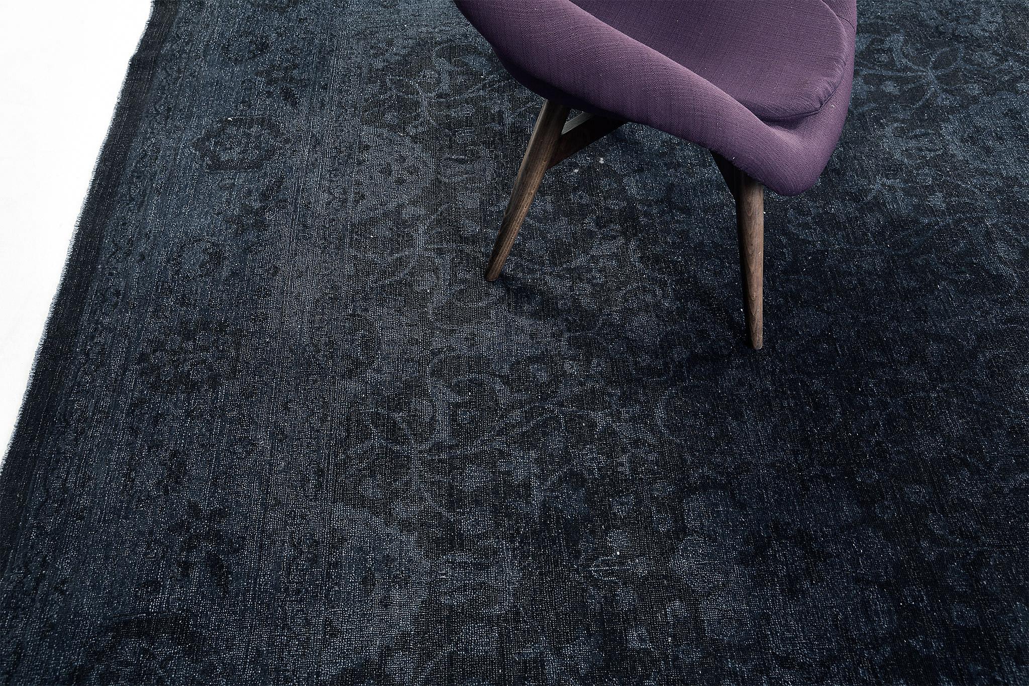 Noué à la main Tapis Revival Tabriz antique surteint de style vintage en vente